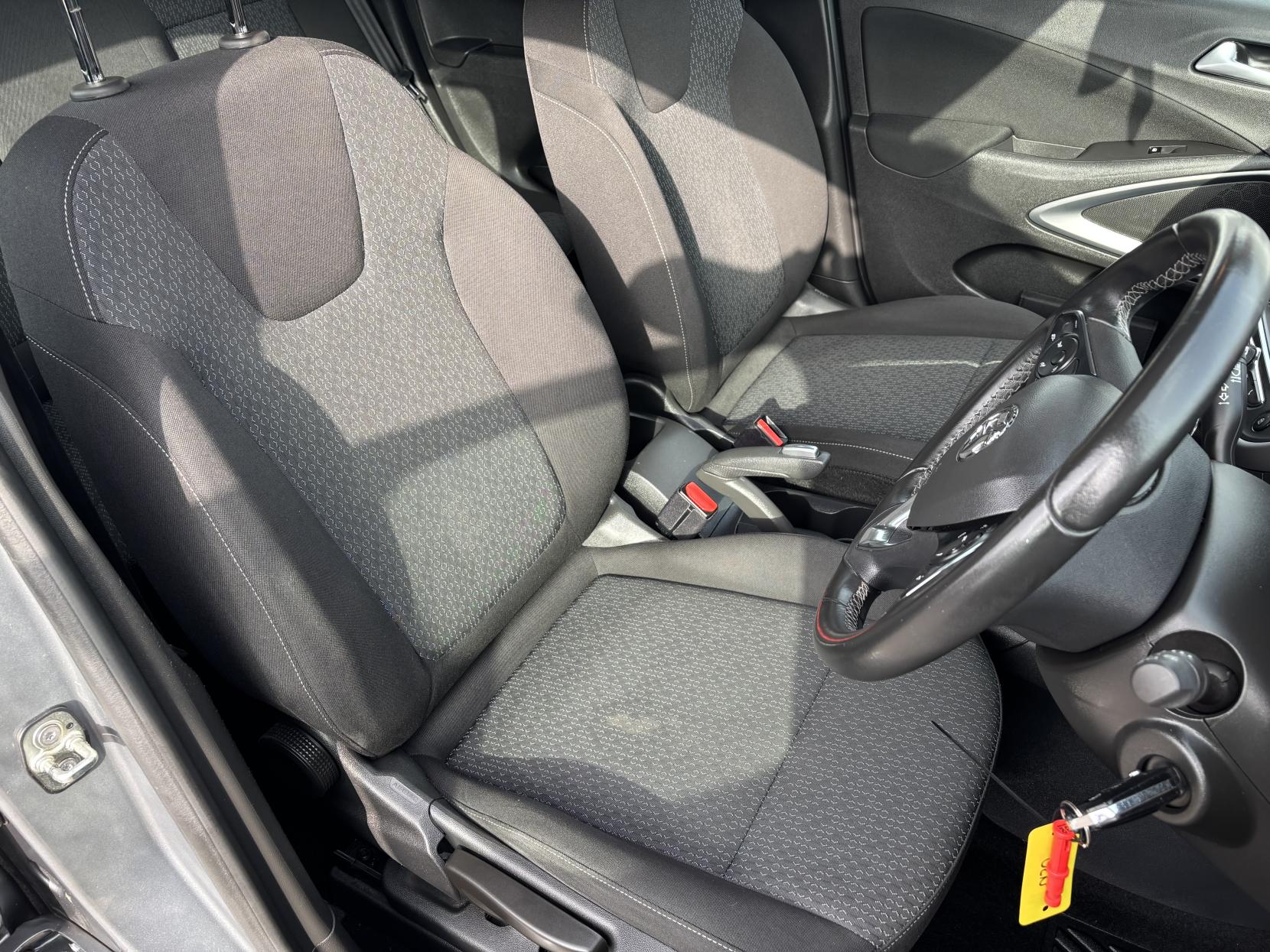 Vauxhall Crossland X 1.2 SE SUV 5dr Petrol Manual Euro 6 (83 ps)