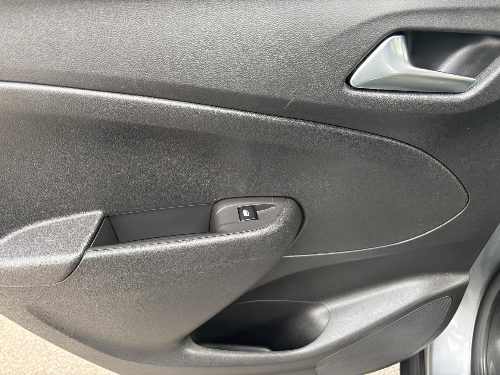 Vauxhall Crossland X 1.2 SE SUV 5dr Petrol Manual Euro 6 (83 ps)