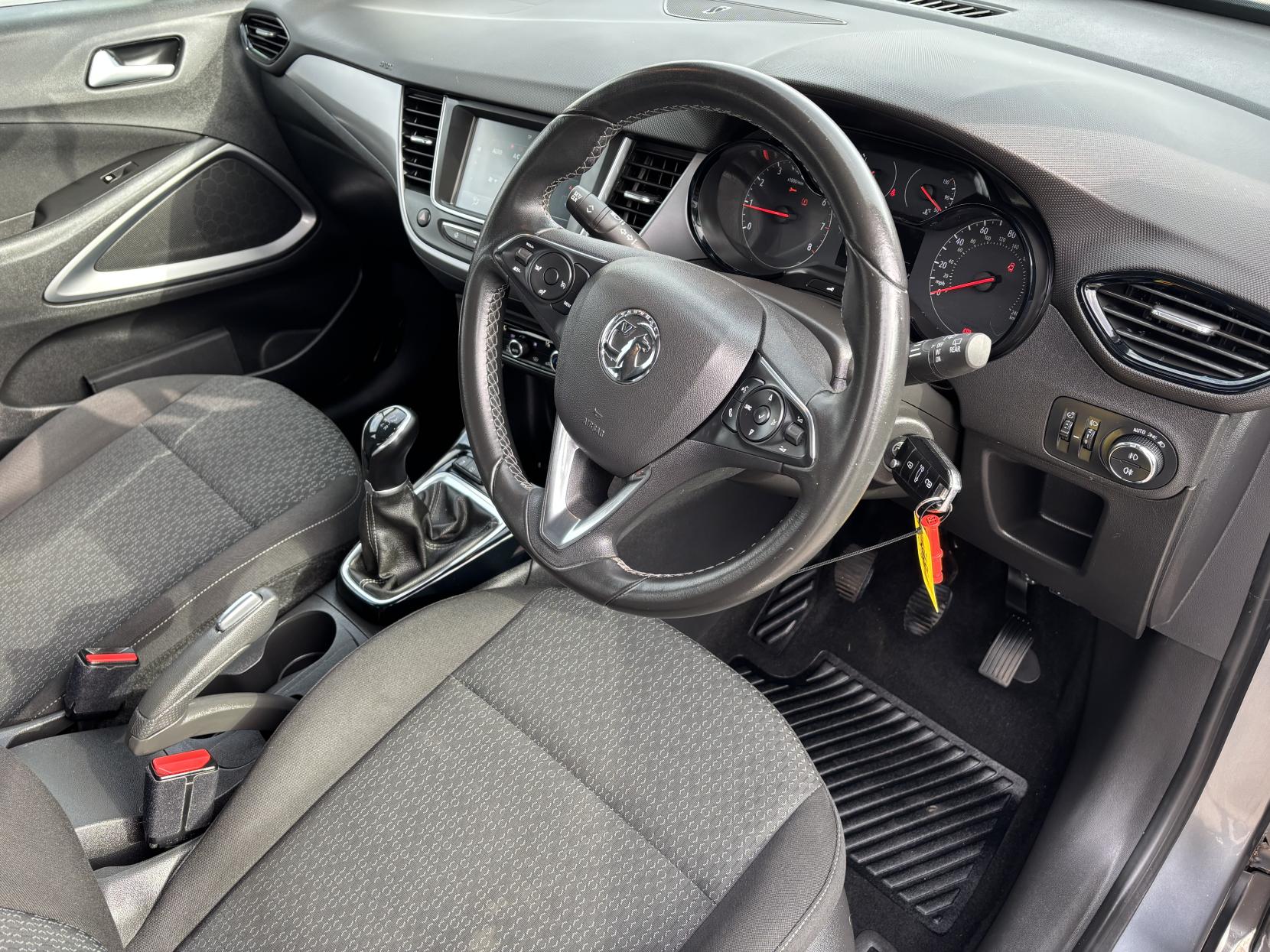 Vauxhall Crossland X 1.2 SE SUV 5dr Petrol Manual Euro 6 (83 ps)