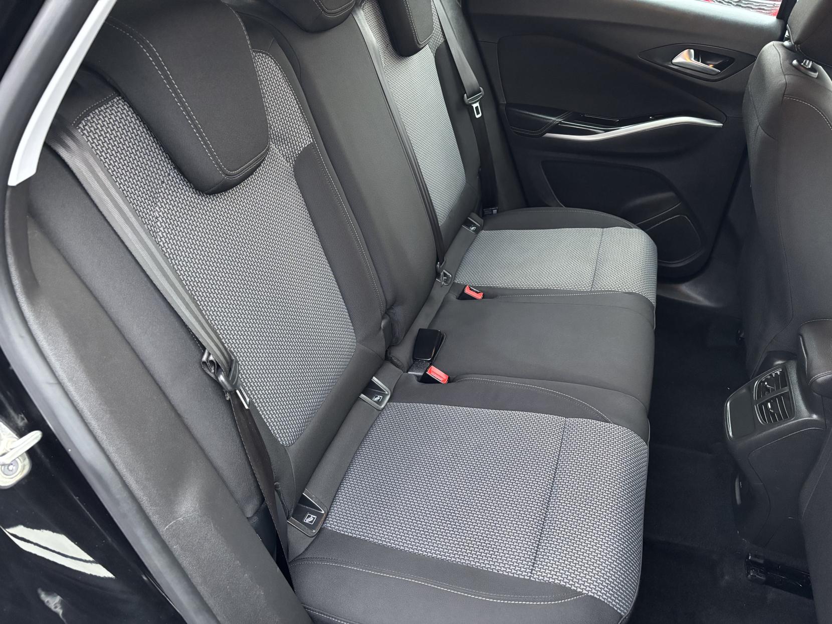 Vauxhall Grandland X 1.2 Turbo SE SUV 5dr Petrol Auto 8Spd Euro 6 (s/s) (130 ps)