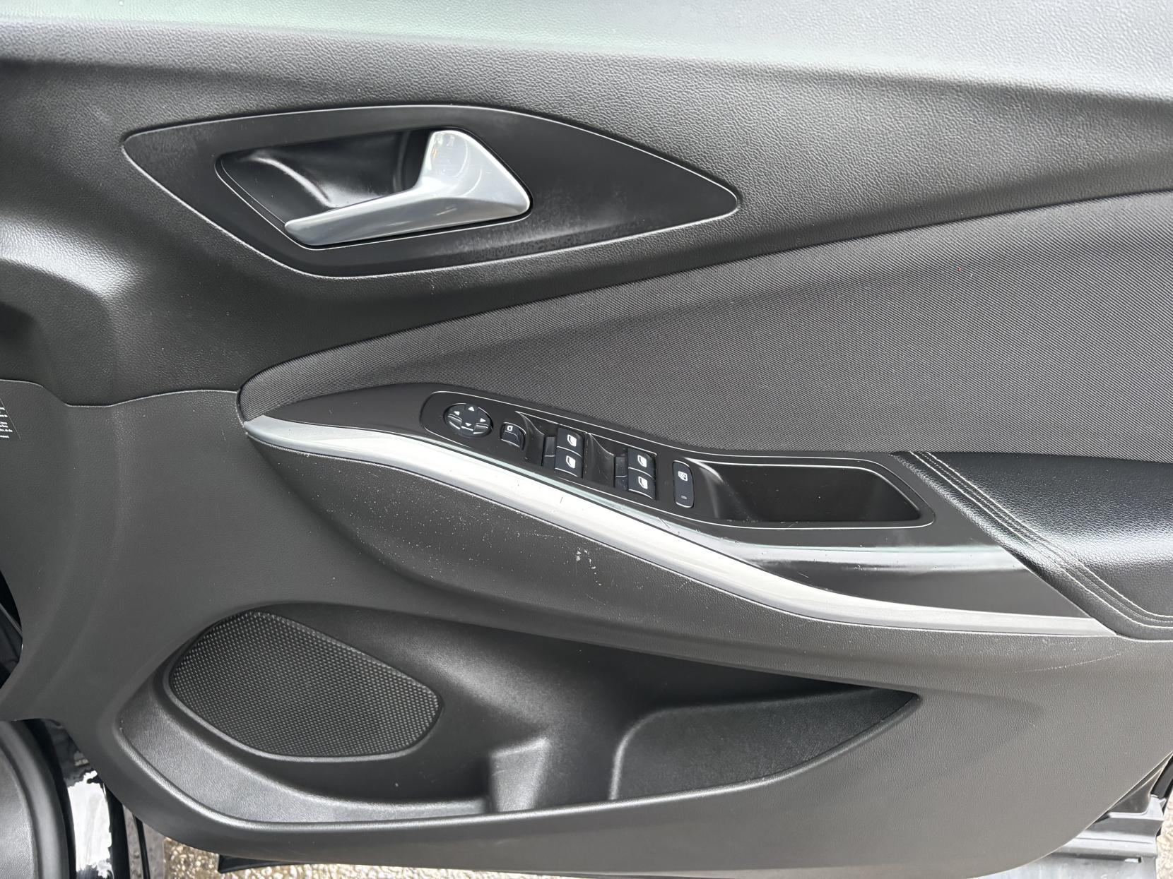 Vauxhall Grandland X 1.2 Turbo SE SUV 5dr Petrol Auto 8Spd Euro 6 (s/s) (130 ps)