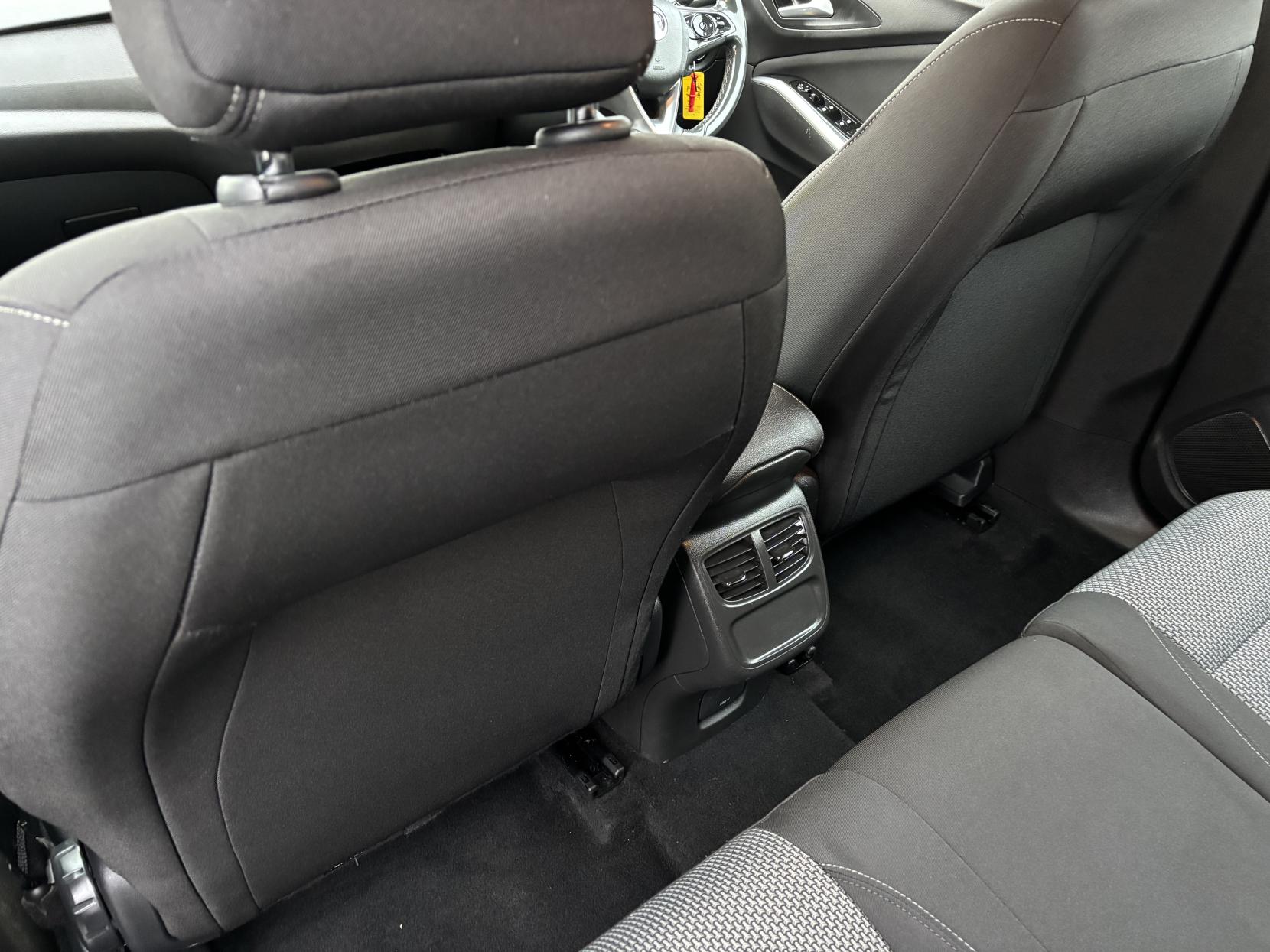 Vauxhall Grandland X 1.2 Turbo SE SUV 5dr Petrol Auto 8Spd Euro 6 (s/s) (130 ps)