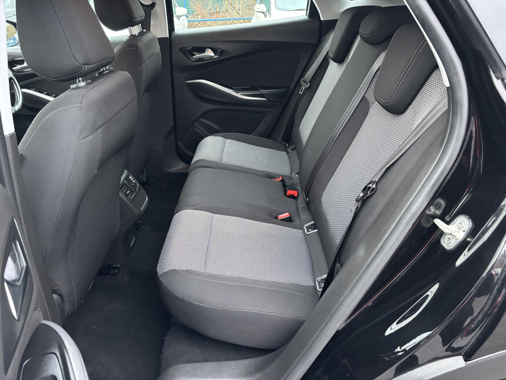 Vauxhall Grandland X 1.2 Turbo SE SUV 5dr Petrol Auto 8Spd Euro 6 (s/s) (130 ps)