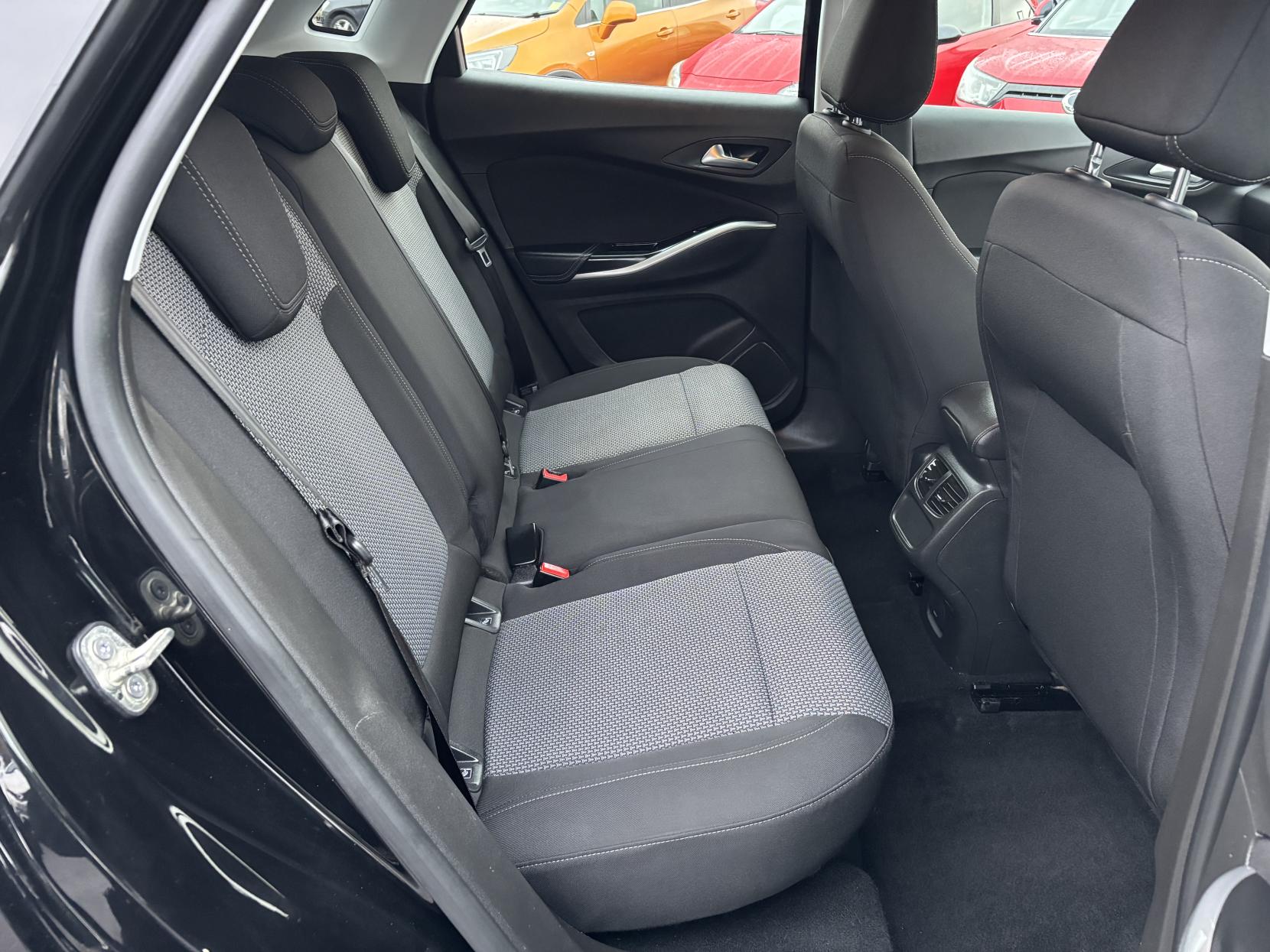 Vauxhall Grandland X 1.2 Turbo SE SUV 5dr Petrol Auto 8Spd Euro 6 (s/s) (130 ps)