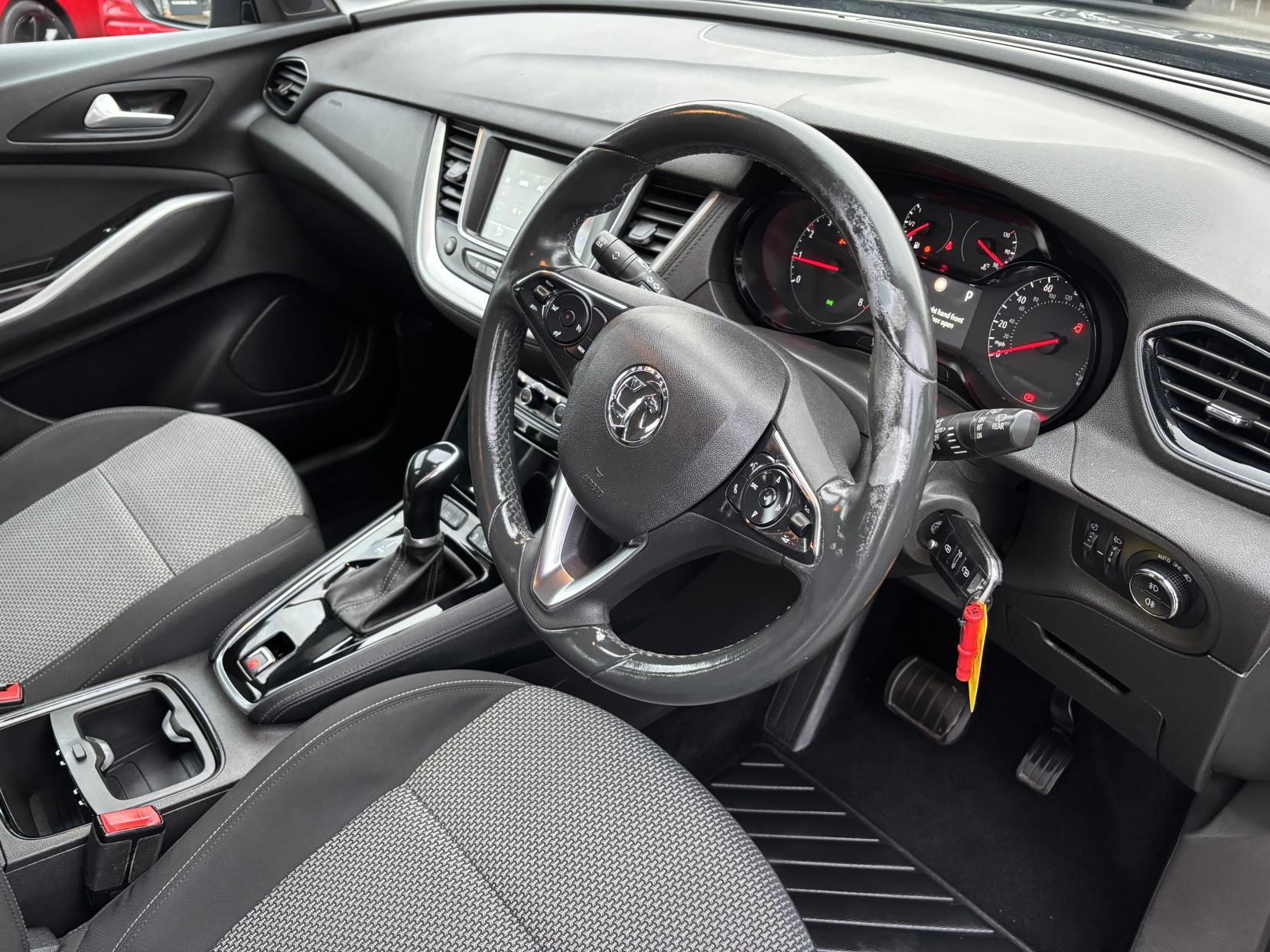Vauxhall Grandland X 1.2 Turbo SE SUV 5dr Petrol Auto 8Spd Euro 6 (s/s) (130 ps)