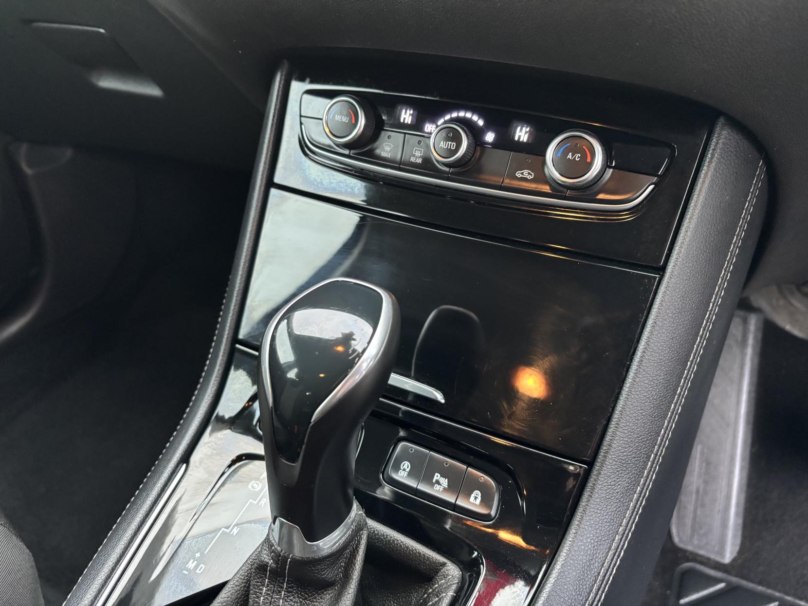 Vauxhall Grandland X 1.2 Turbo SE SUV 5dr Petrol Auto 8Spd Euro 6 (s/s) (130 ps)