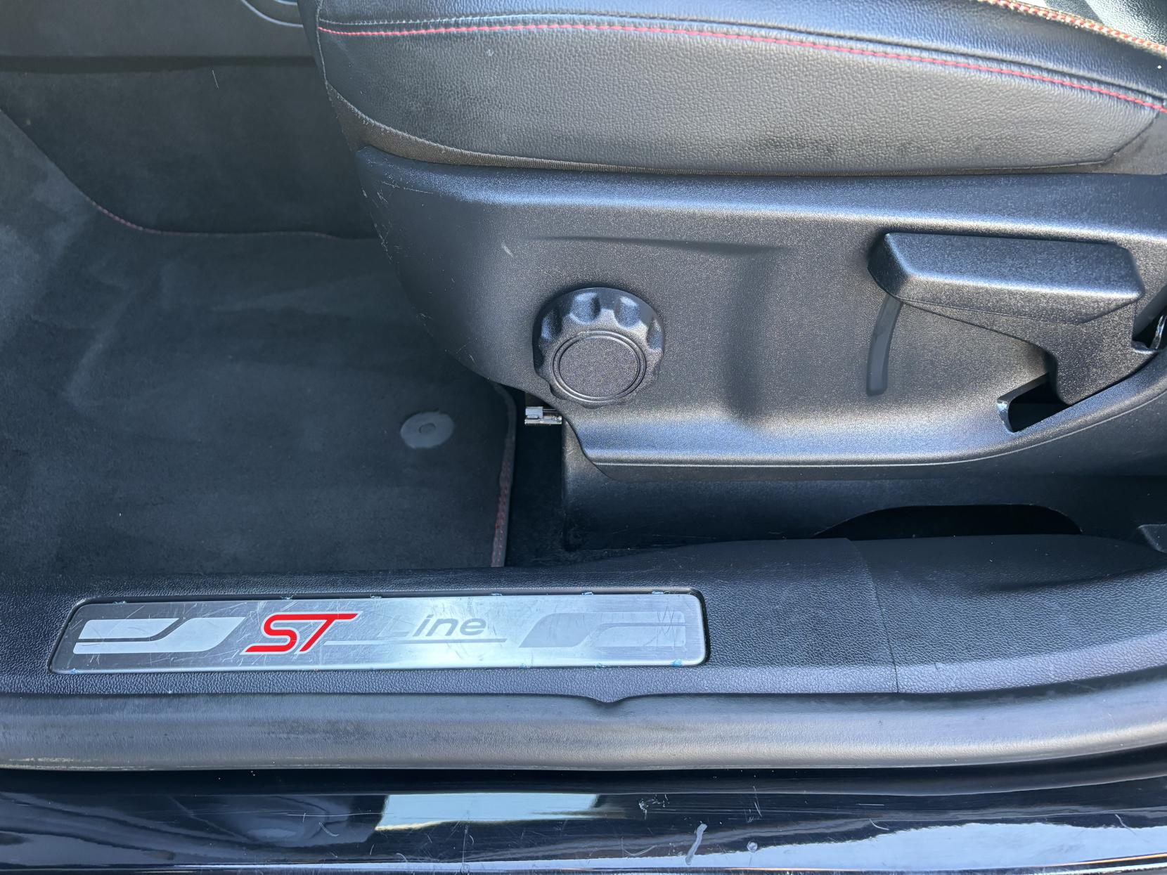 Ford Kuga 1.5 EcoBlue ST-Line SUV 5dr Diesel Manual Euro 6 (s/s) (120 ps)