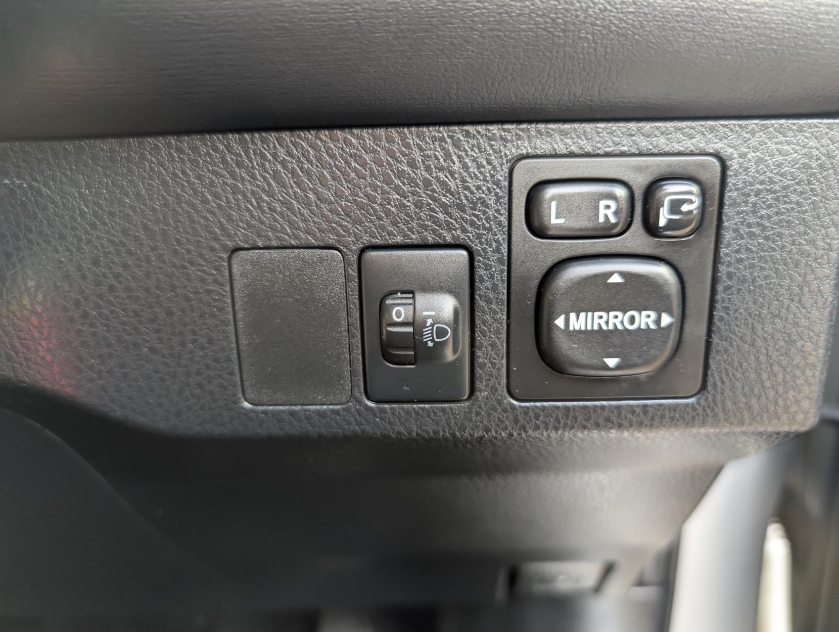 Toyota RAV4 2.0 D-4D Business Edition SUV 5dr Diesel Manual Euro 6 (s/s) (143 ps)
