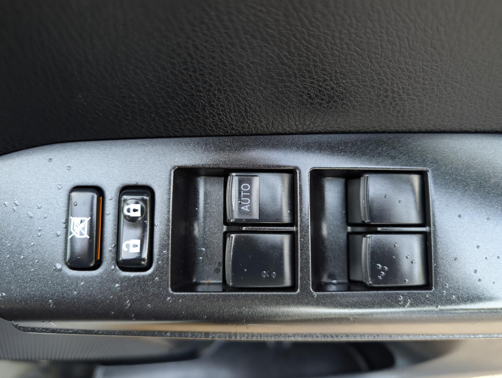 Toyota RAV4 2.0 D-4D Business Edition SUV 5dr Diesel Manual Euro 6 (s/s) (143 ps)