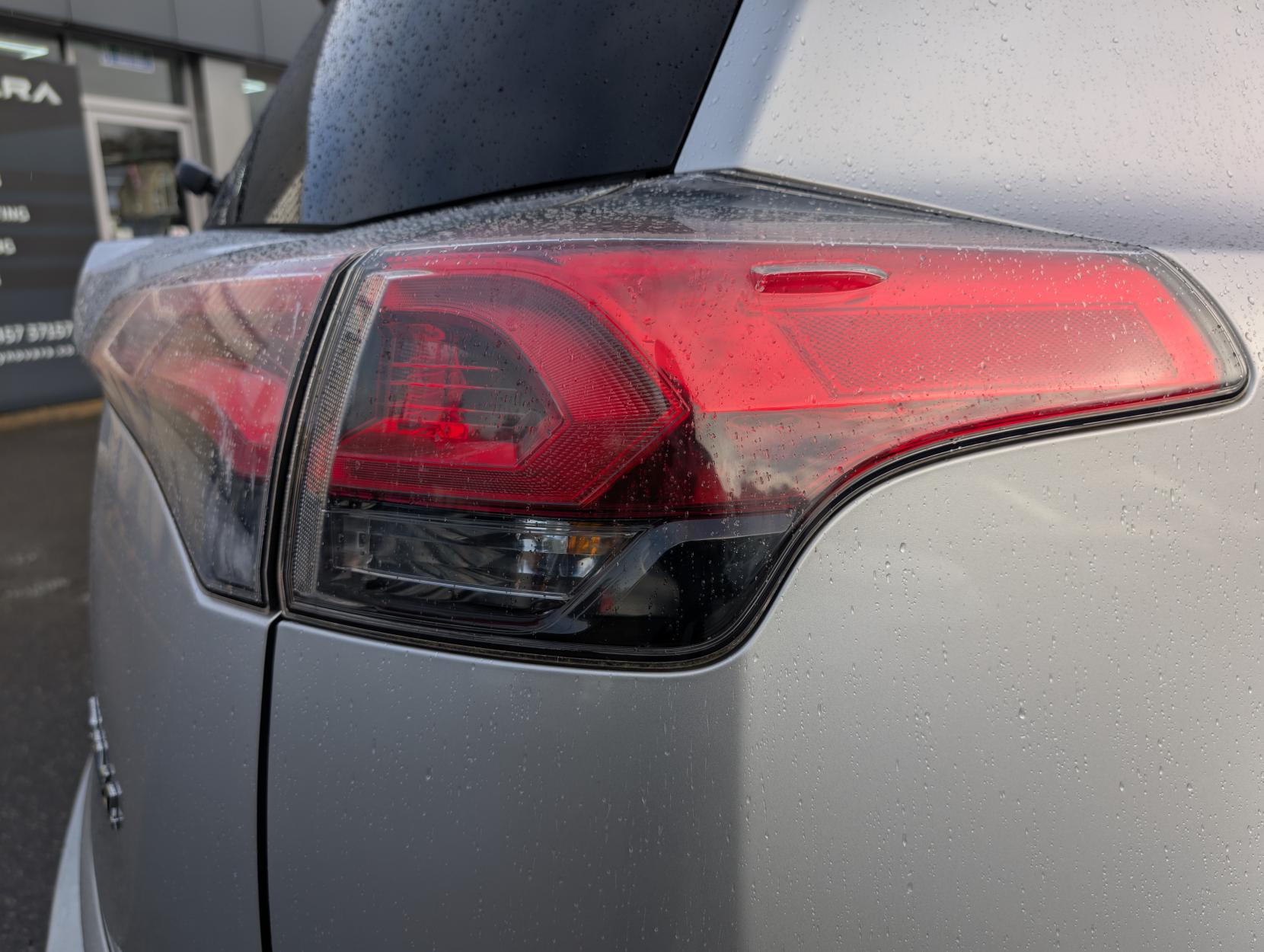 Toyota RAV4 2.0 D-4D Business Edition SUV 5dr Diesel Manual Euro 6 (s/s) (143 ps)