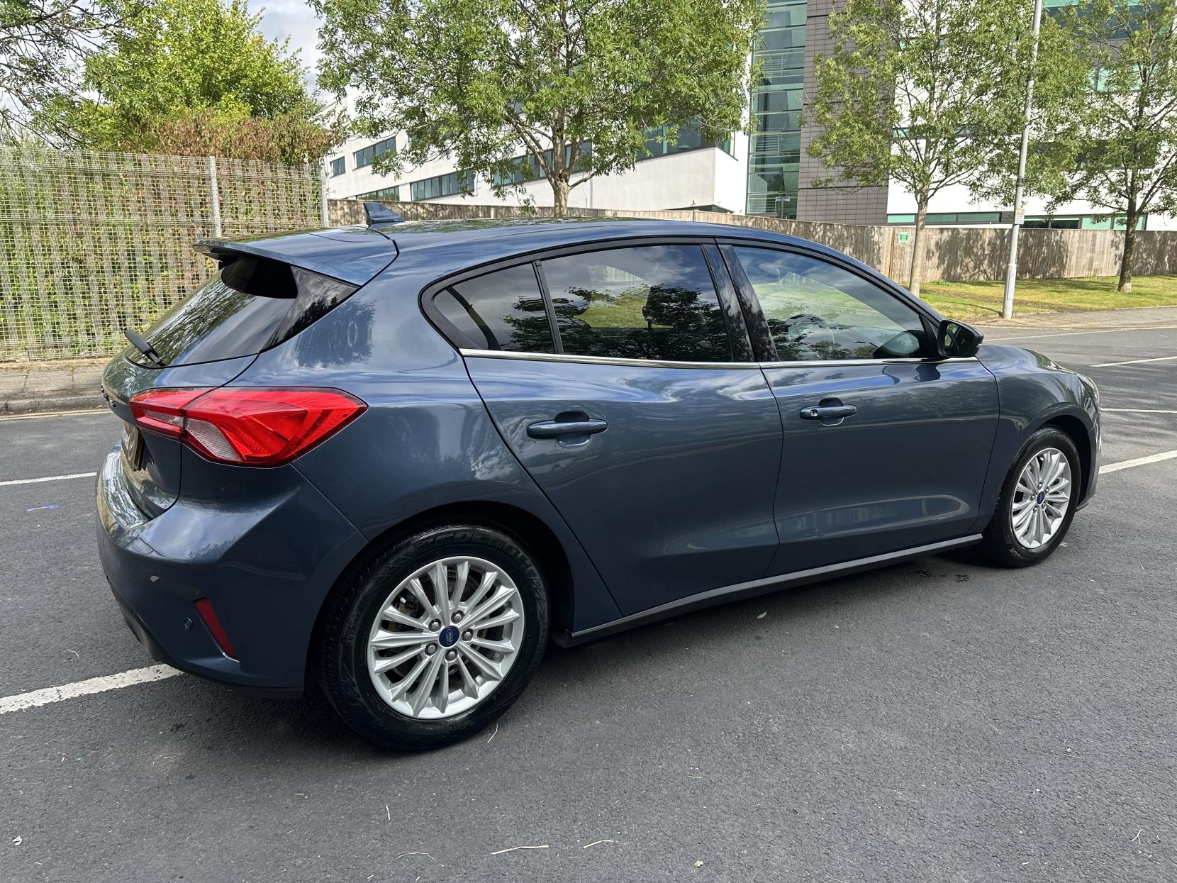 Ford Focus 1.0T EcoBoost Titanium Hatchback 5dr Petrol Manual Euro 6 (s/s) (125 ps)