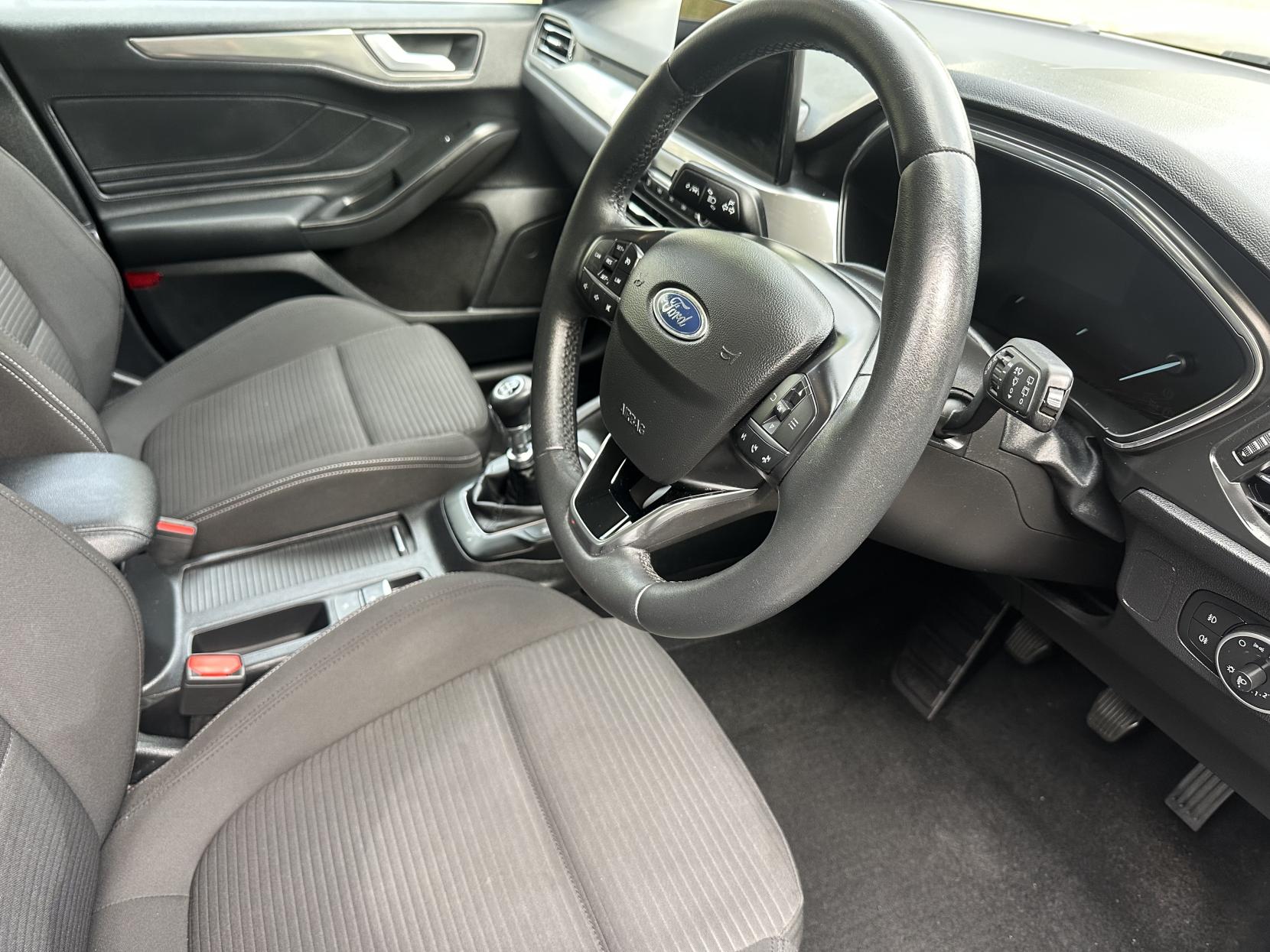Ford Focus 1.0T EcoBoost Titanium Hatchback 5dr Petrol Manual Euro 6 (s/s) (125 ps)