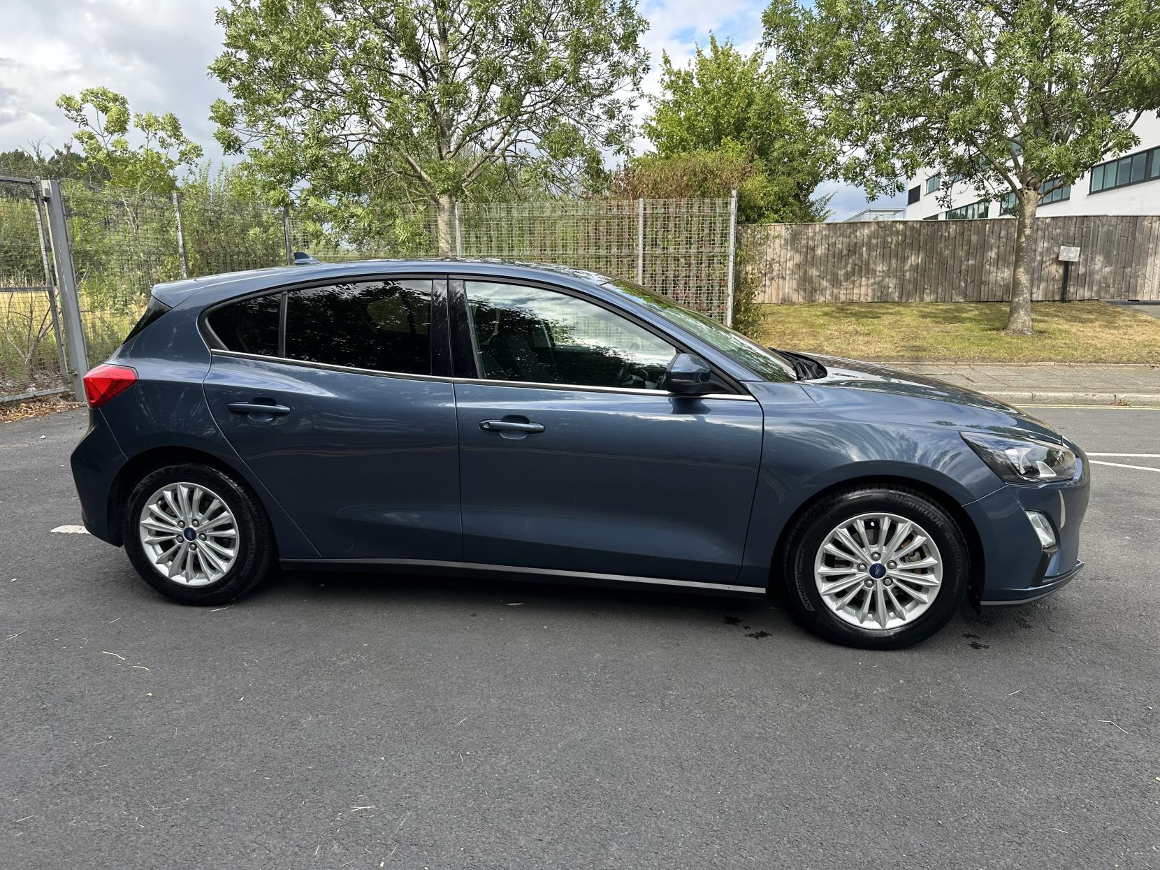 Ford Focus 1.0T EcoBoost Titanium Hatchback 5dr Petrol Manual Euro 6 (s/s) (125 ps)