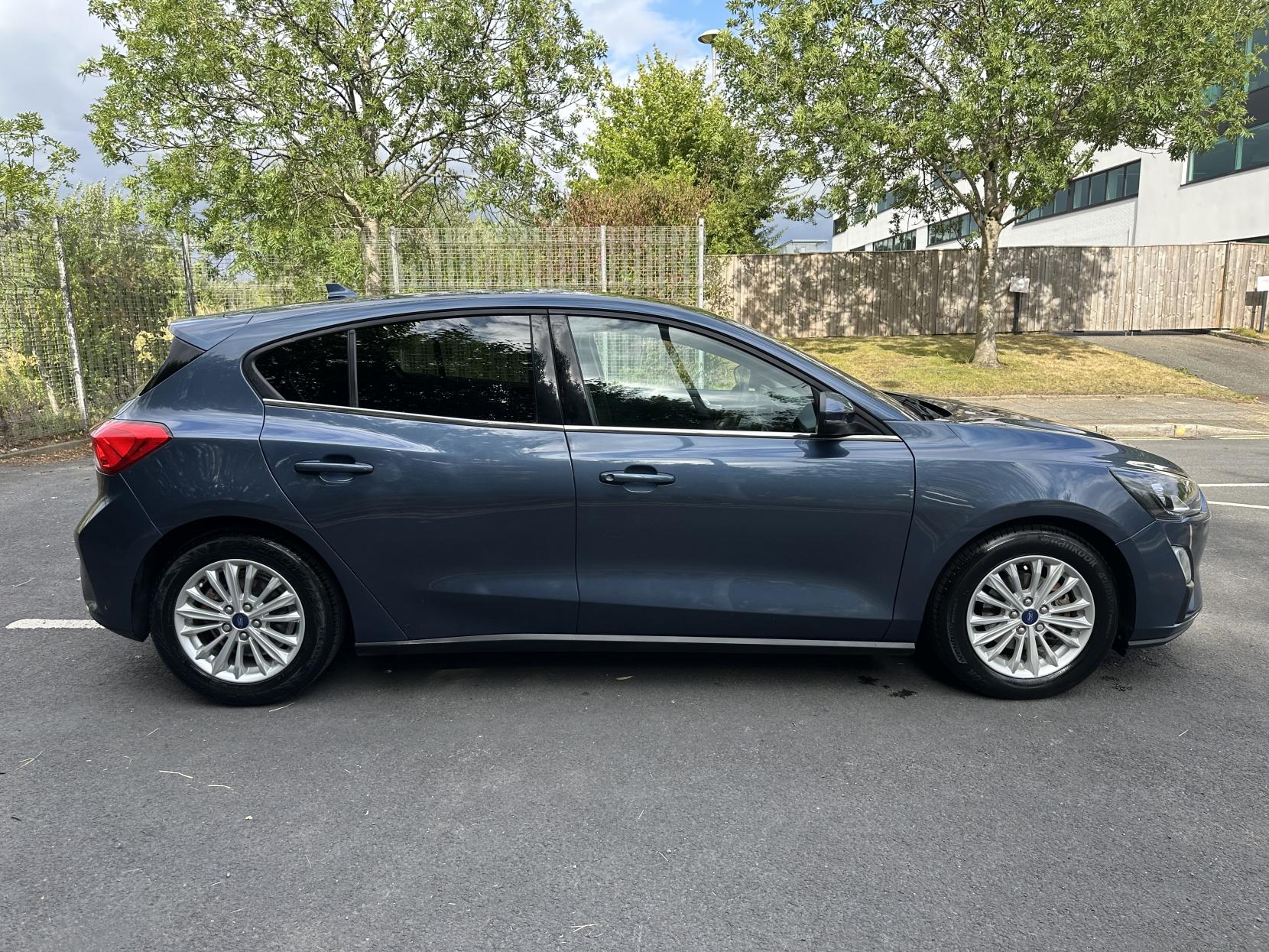 Ford Focus 1.0T EcoBoost Titanium Hatchback 5dr Petrol Manual Euro 6 (s/s) (125 ps)