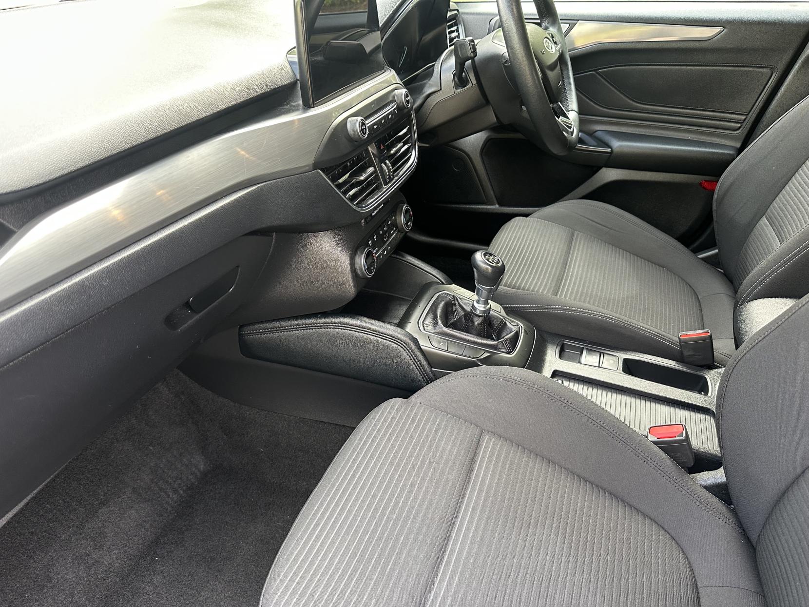 Ford Focus 1.0T EcoBoost Titanium Hatchback 5dr Petrol Manual Euro 6 (s/s) (125 ps)