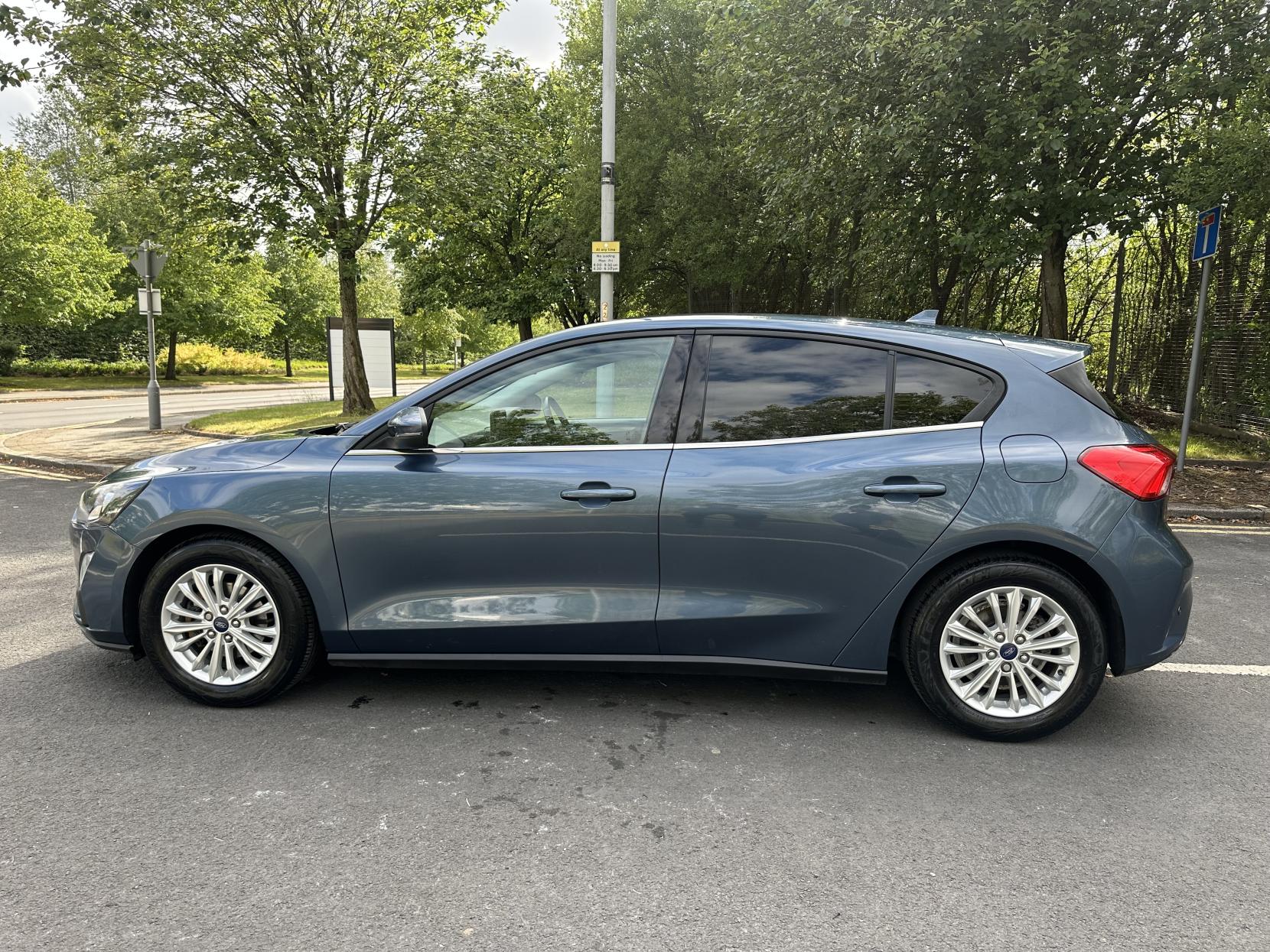 Ford Focus 1.0T EcoBoost Titanium Hatchback 5dr Petrol Manual Euro 6 (s/s) (125 ps)