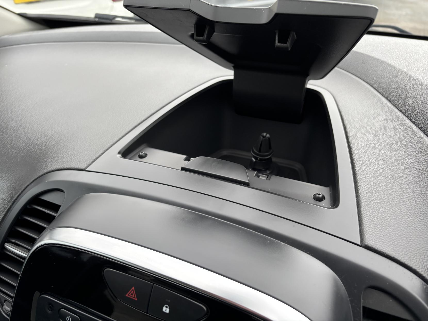 Renault Captur 0.9 TCe ENERGY Iconic SUV 5dr Petrol Manual Euro 6 (s/s) (90 ps)