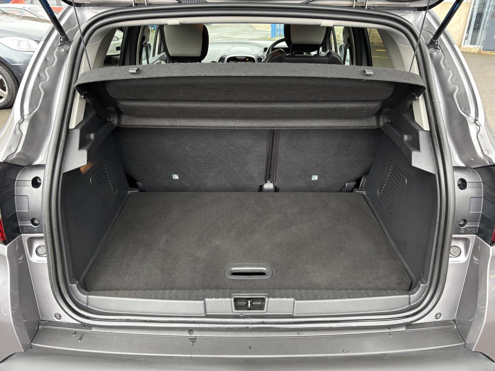 Renault Captur 0.9 TCe ENERGY Iconic SUV 5dr Petrol Manual Euro 6 (s/s) (90 ps)