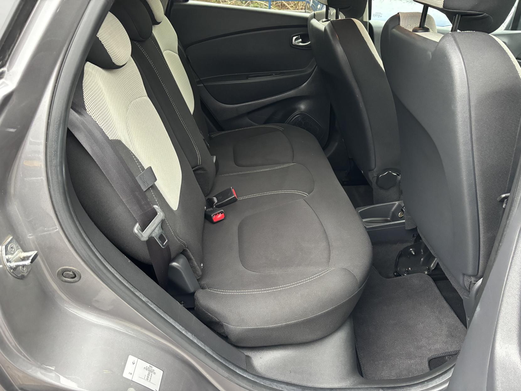 Renault Captur 0.9 TCe ENERGY Iconic SUV 5dr Petrol Manual Euro 6 (s/s) (90 ps)