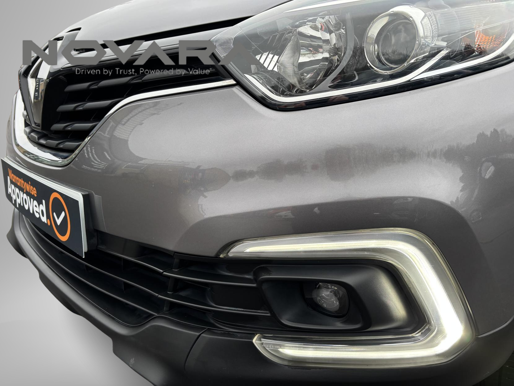 Renault Captur 0.9 TCe ENERGY Iconic SUV 5dr Petrol Manual Euro 6 (s/s) (90 ps)