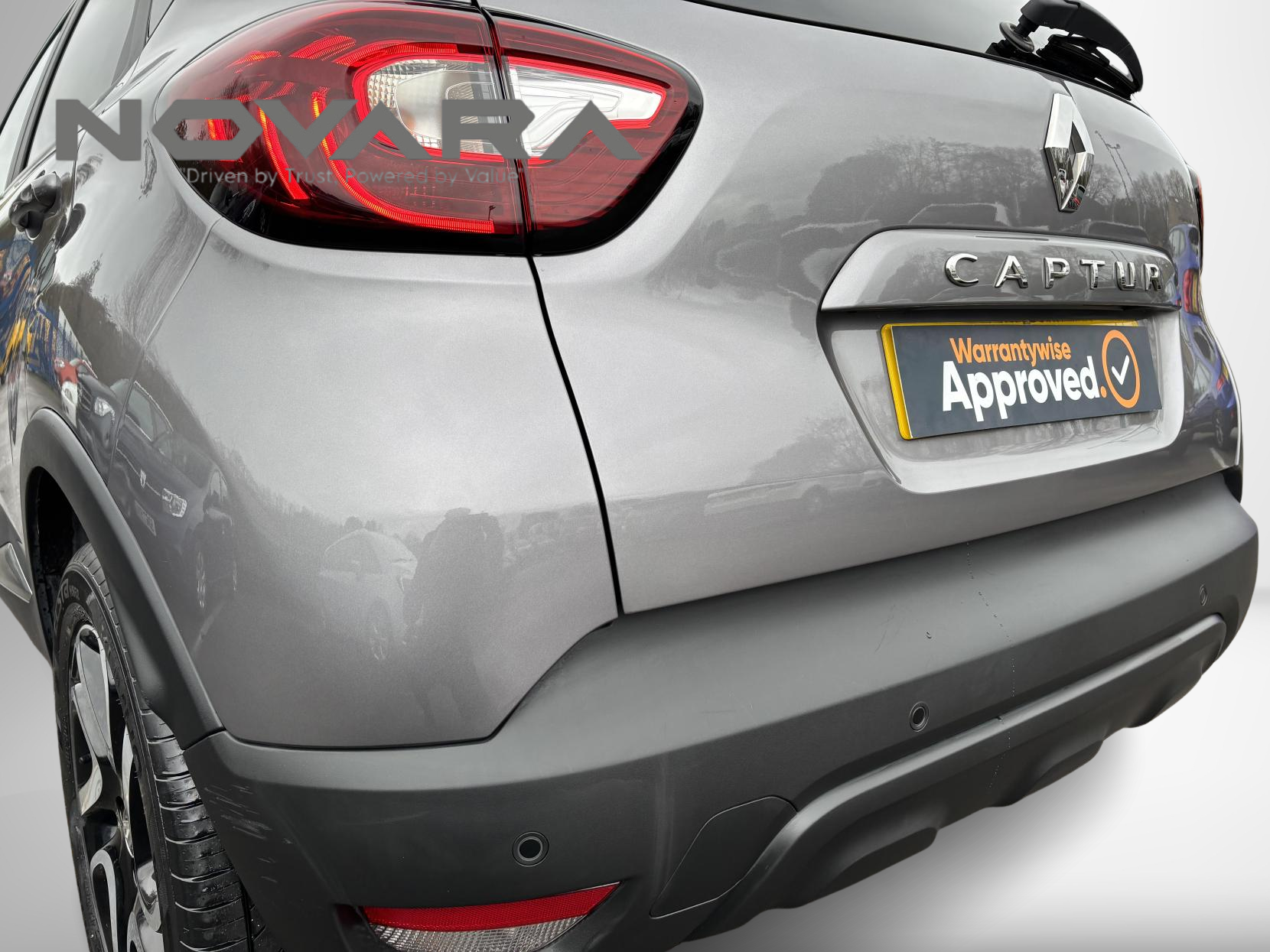 Renault Captur 0.9 TCe ENERGY Iconic SUV 5dr Petrol Manual Euro 6 (s/s) (90 ps)