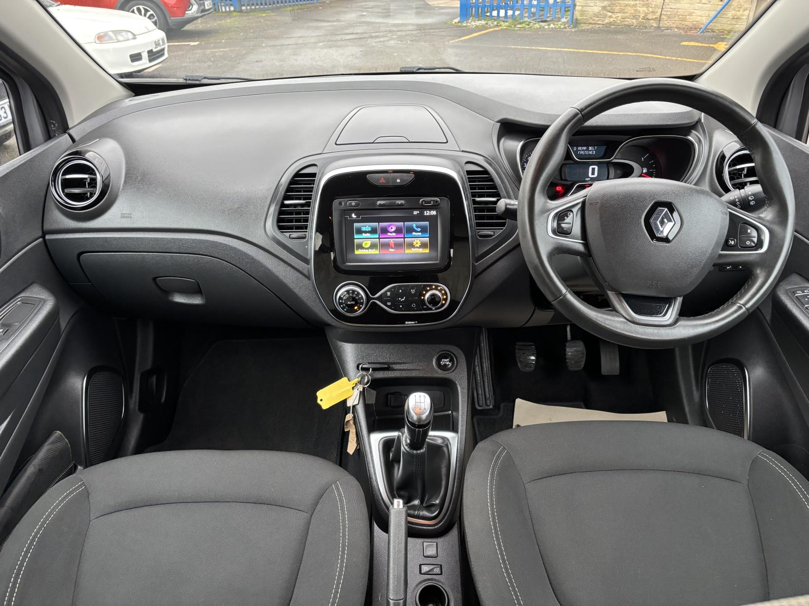 Renault Captur 0.9 TCe ENERGY Iconic SUV 5dr Petrol Manual Euro 6 (s/s) (90 ps)