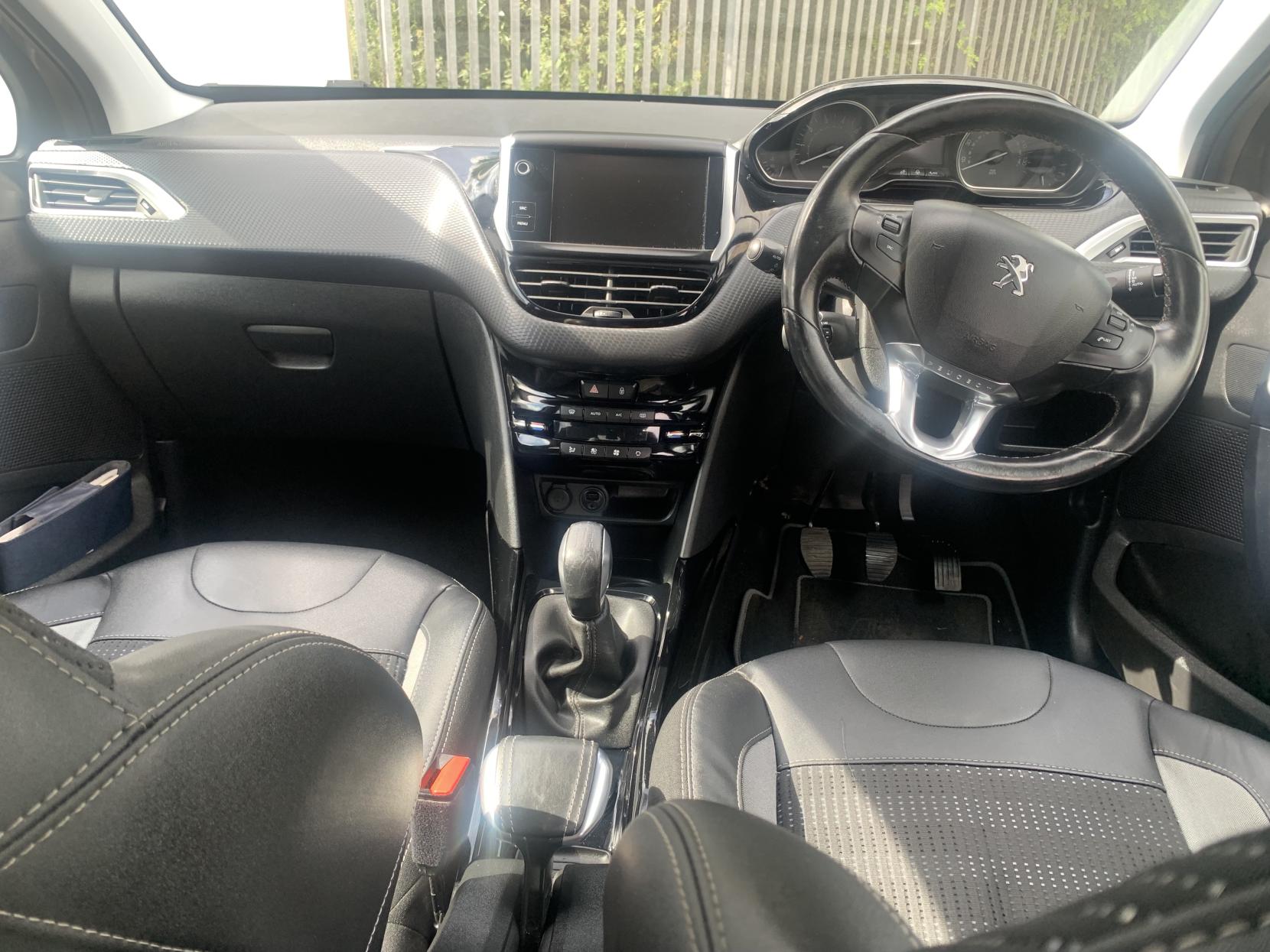 Peugeot 2008 1.2 PureTech Allure SUV 5dr Petrol Manual Euro 6 (s/s) (110 ps)