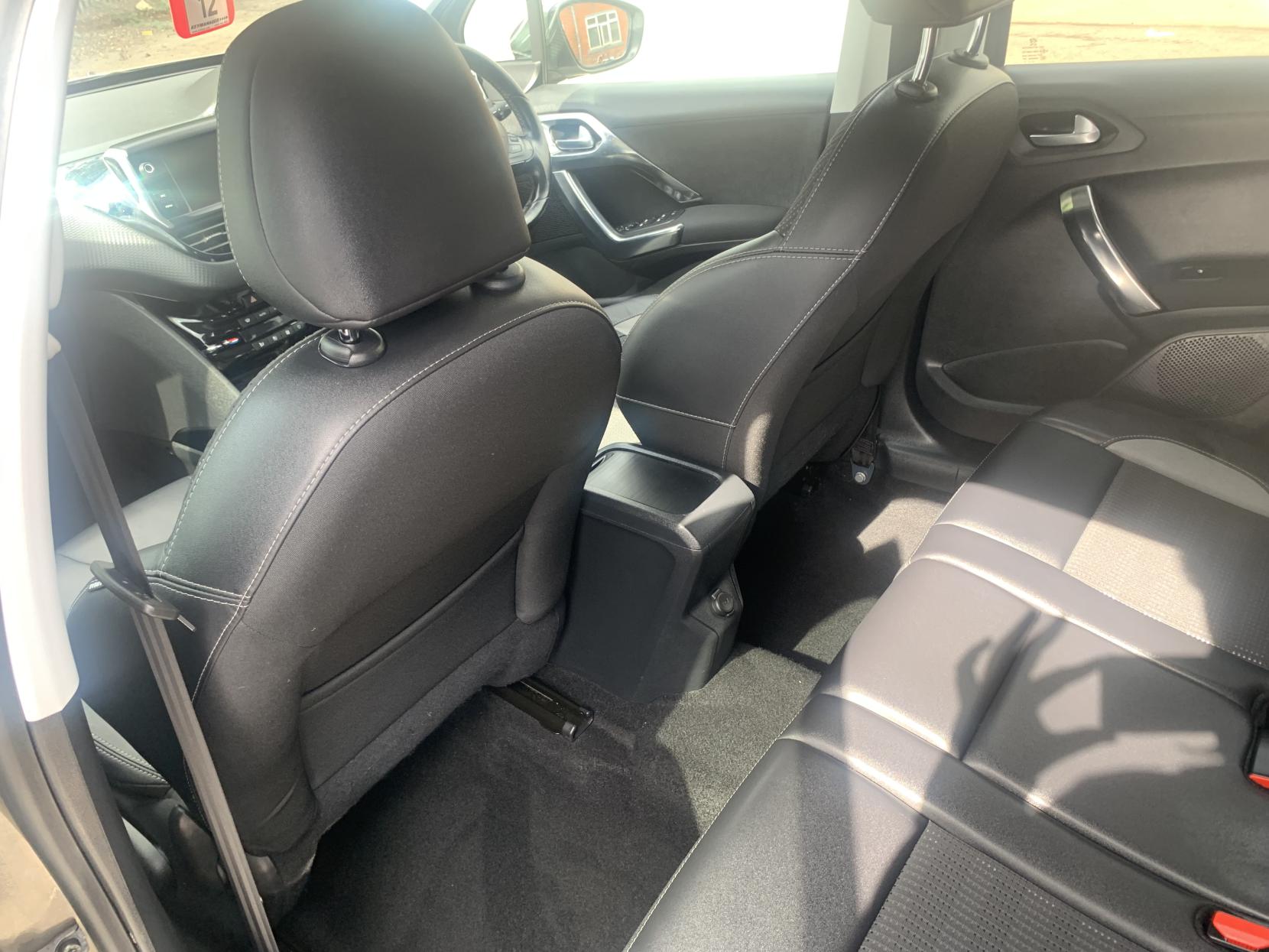 Peugeot 2008 1.2 PureTech Allure SUV 5dr Petrol Manual Euro 6 (s/s) (110 ps)