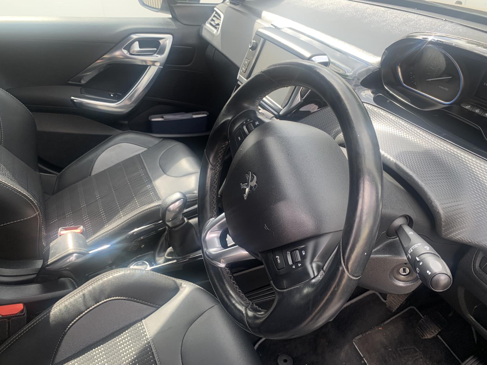 Peugeot 2008 1.2 PureTech Allure SUV 5dr Petrol Manual Euro 6 (s/s) (110 ps)