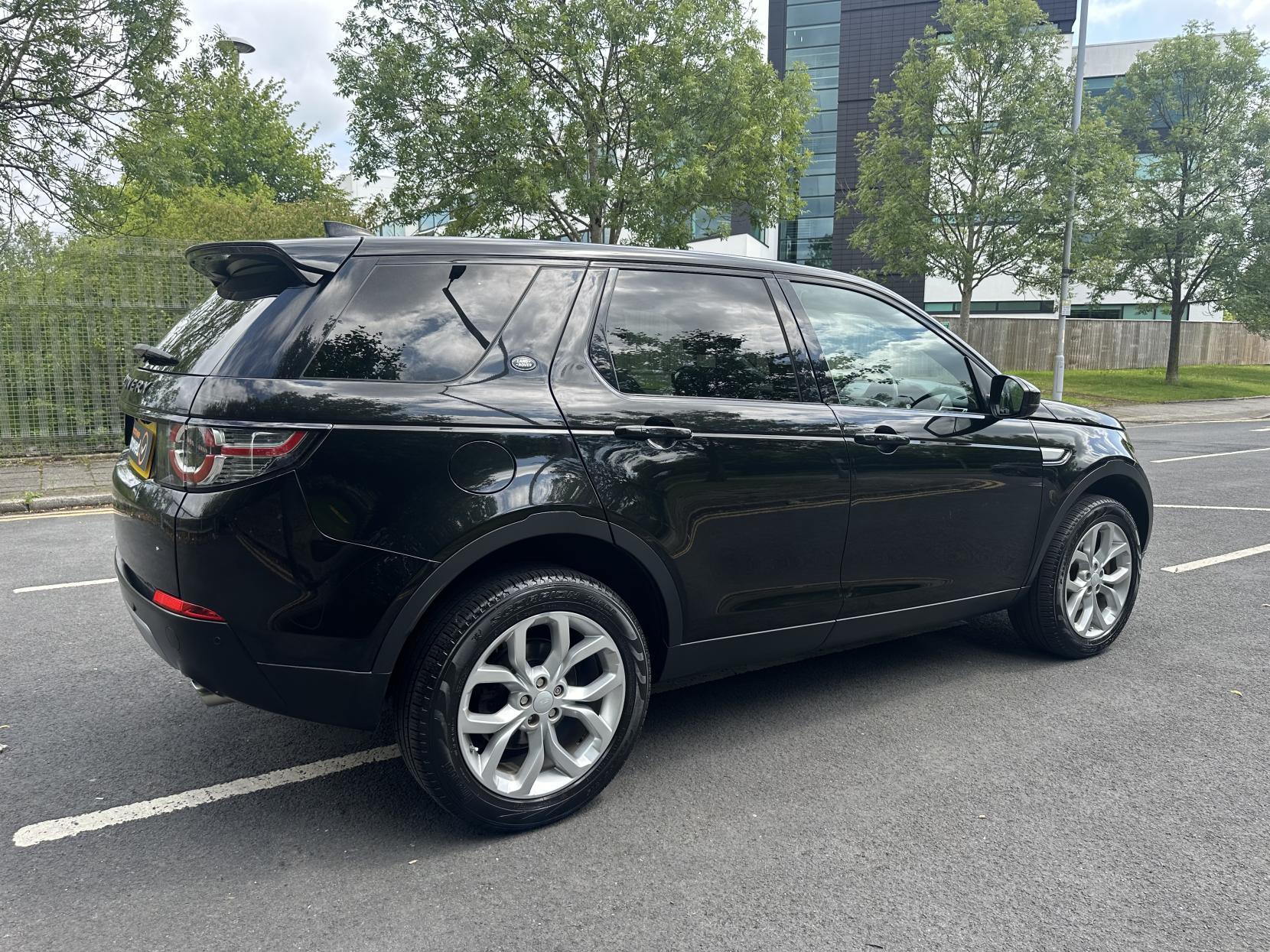 Land Rover Discovery Sport 2.0 TD4 HSE SUV 5dr Diesel Auto 4WD Euro 6 (s/s) (180 ps)