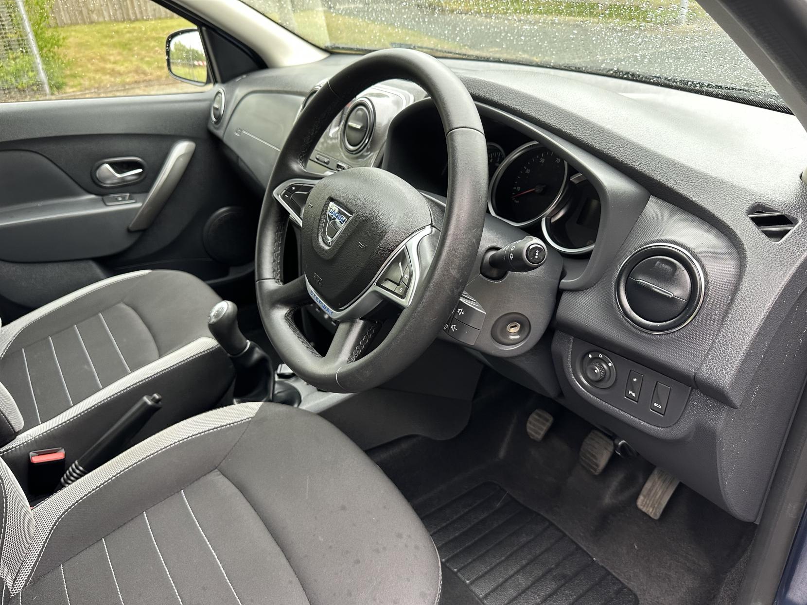 Dacia Sandero Stepway 0.9 TCe Comfort Hatchback 5dr Petrol Manual Euro 6 (s/s) (90 ps)