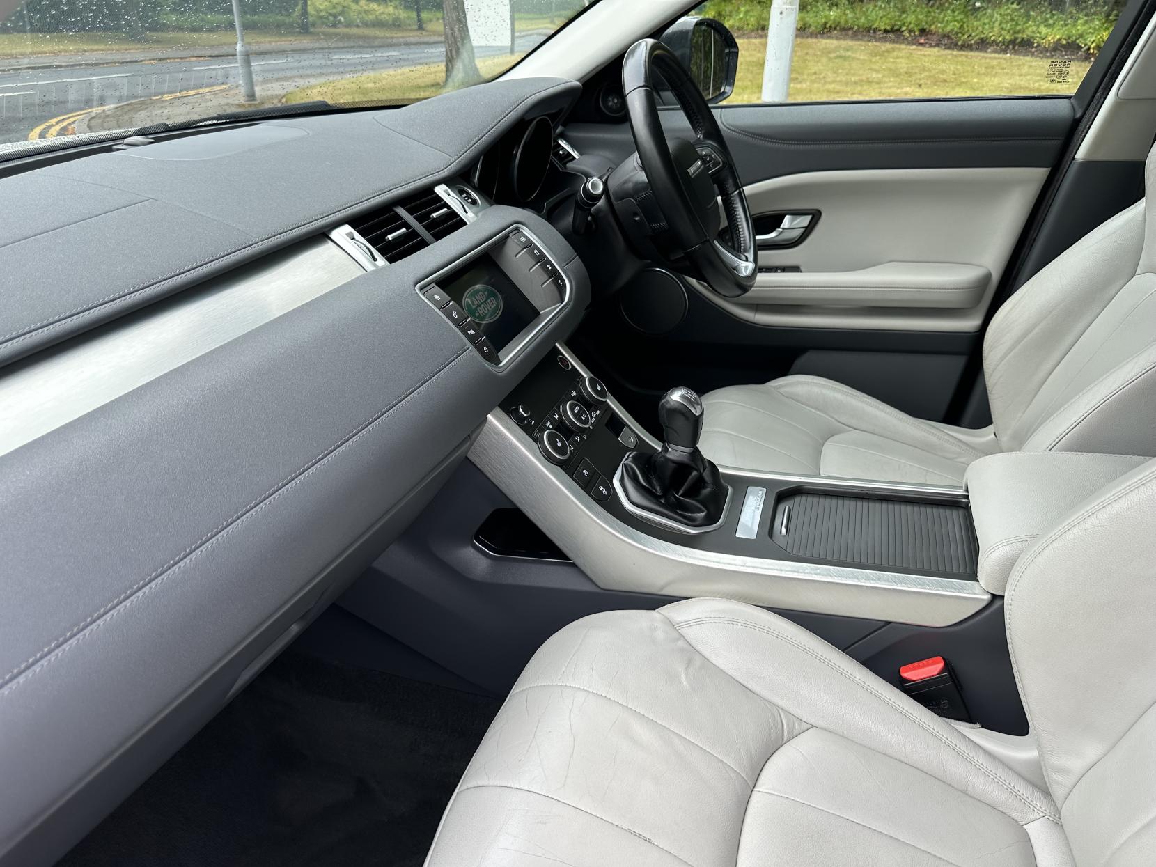 Land Rover Range Rover Evoque 2.0 eD4 SE SUV 5dr Diesel Manual FWD Euro 6 (s/s) (150 ps)