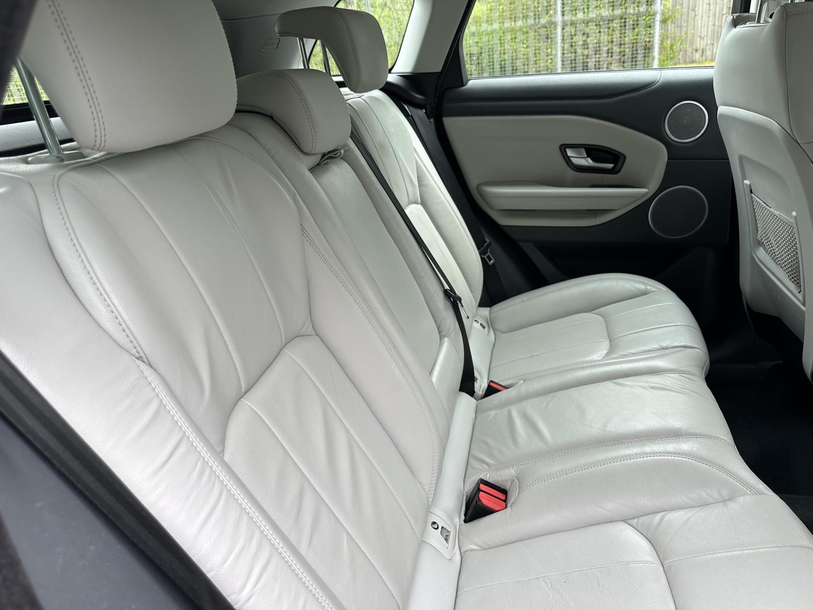 Land Rover Range Rover Evoque 2.0 eD4 SE SUV 5dr Diesel Manual FWD Euro 6 (s/s) (150 ps)
