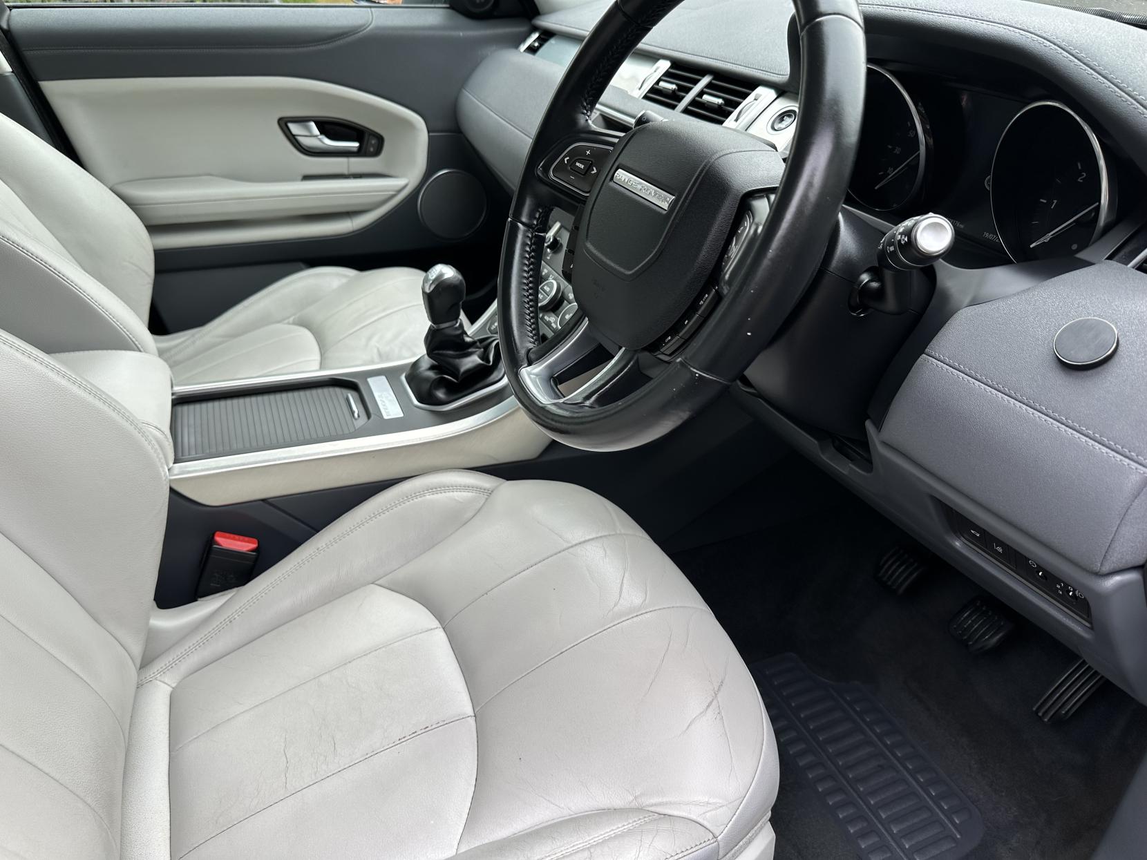 Land Rover Range Rover Evoque 2.0 eD4 SE SUV 5dr Diesel Manual FWD Euro 6 (s/s) (150 ps)