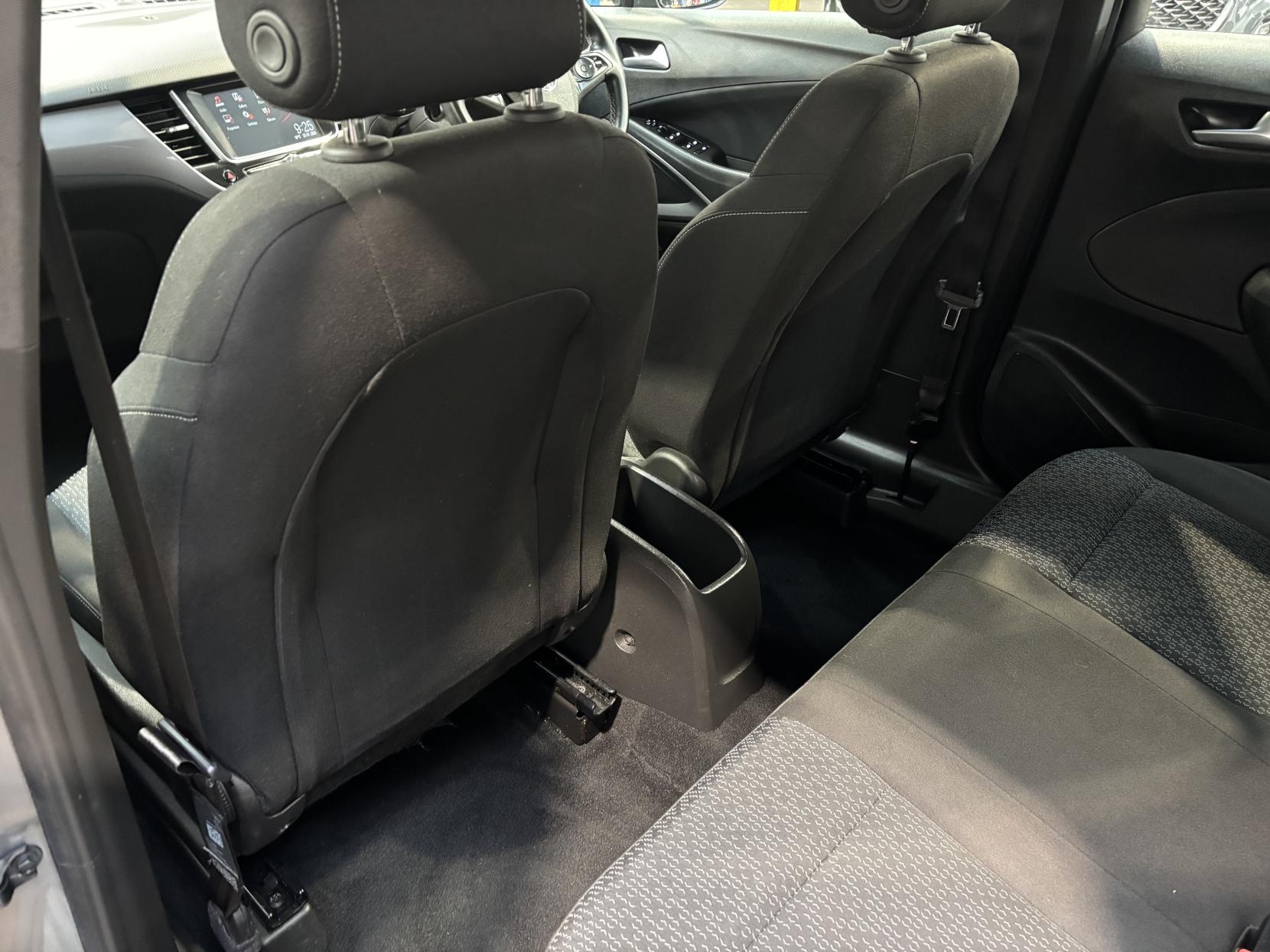 Vauxhall Crossland X 1.2 SE SUV 5dr Petrol Manual Euro 6 (83 ps)