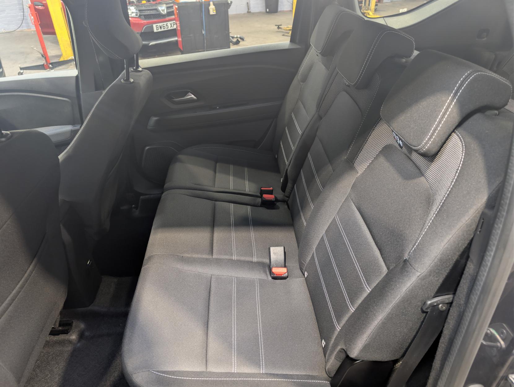 Dacia Jogger 1.0 TCe Comfort MPV 5dr Petrol Manual Euro 6 (s/s) (110 ps)