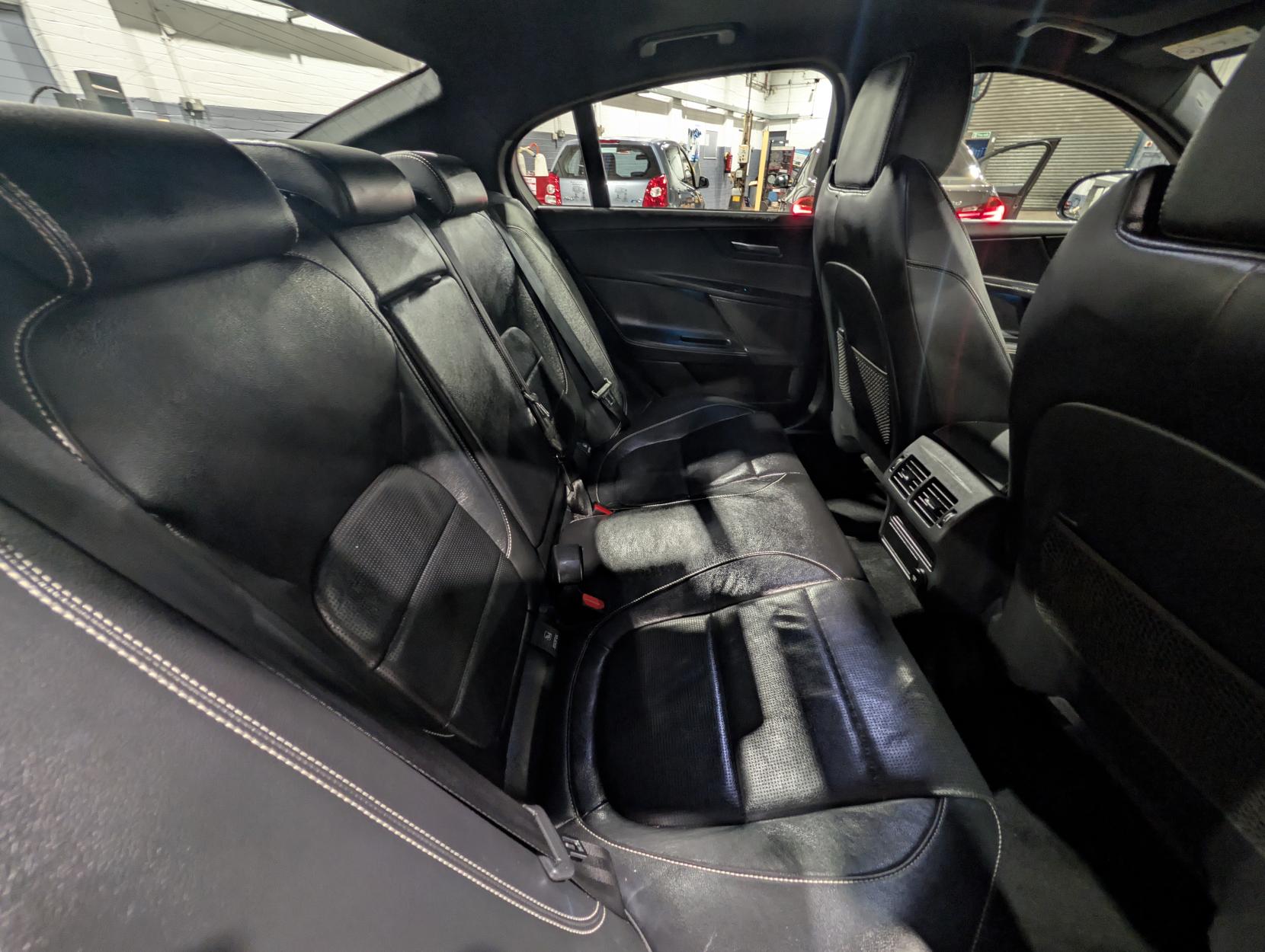 Jaguar XE 2.0d R-Sport Saloon 4dr Diesel Auto Euro 6 (s/s) (180 ps)