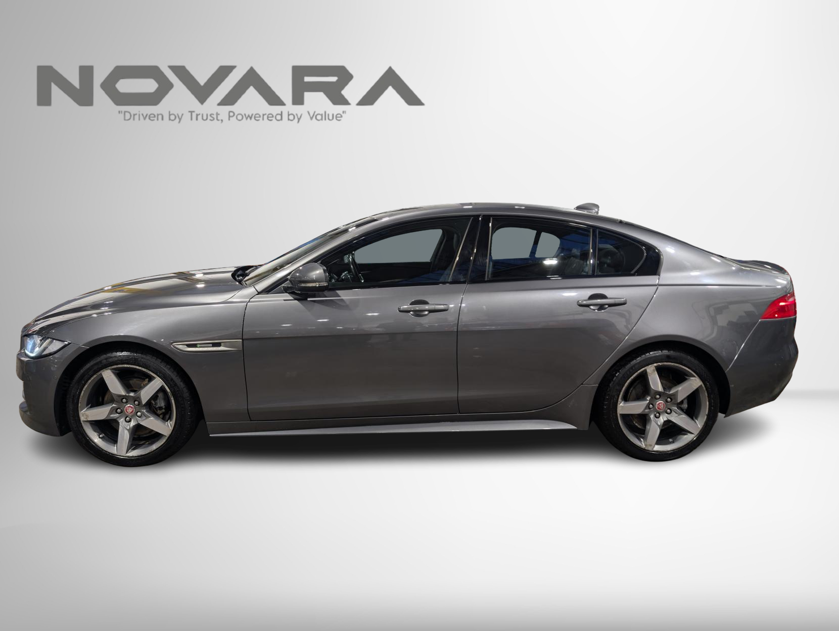 Jaguar XE 2.0d R-Sport Saloon 4dr Diesel Auto Euro 6 (s/s) (180 ps)