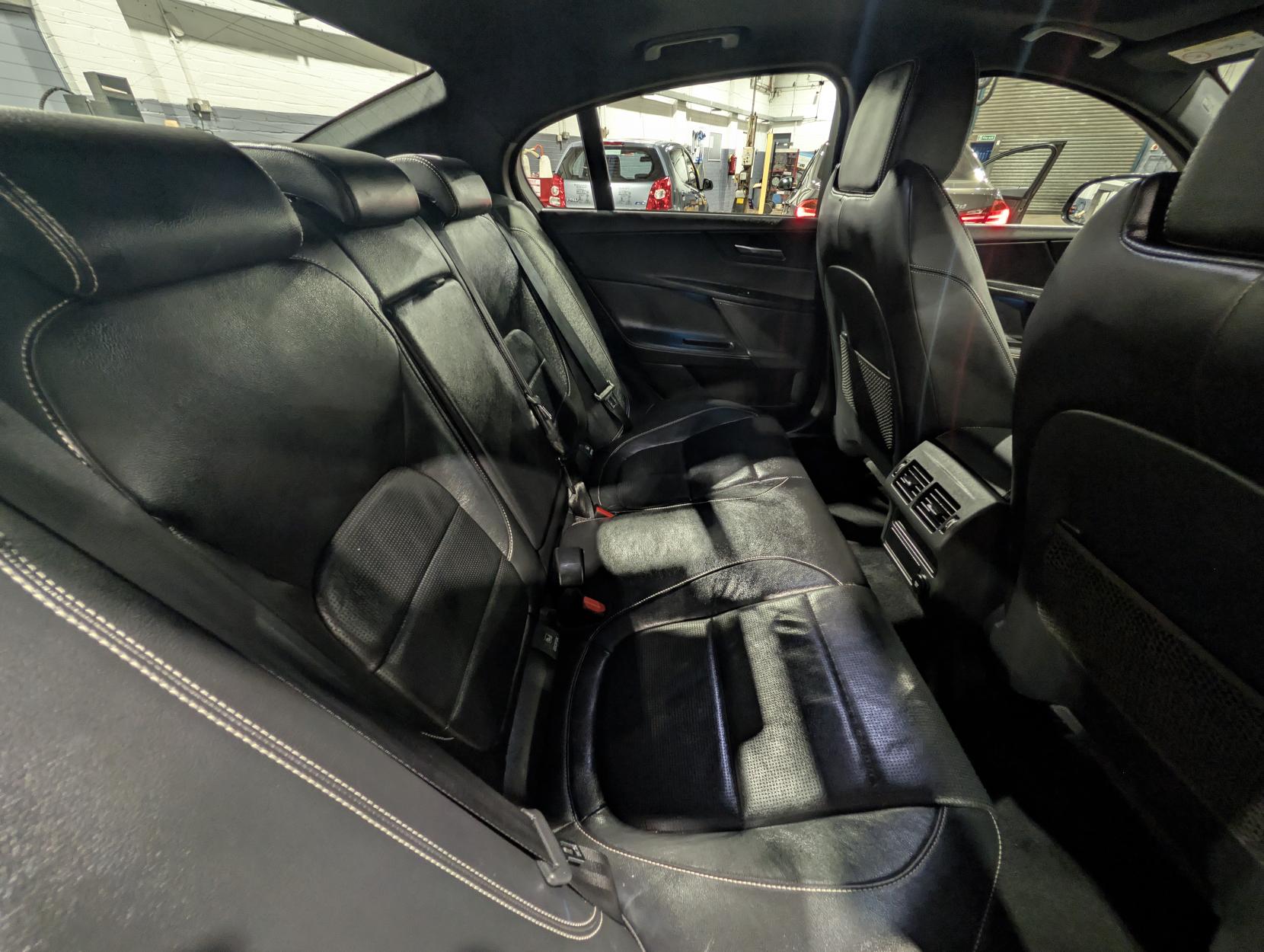 Jaguar XE 2.0d R-Sport Saloon 4dr Diesel Auto Euro 6 (s/s) (180 ps)