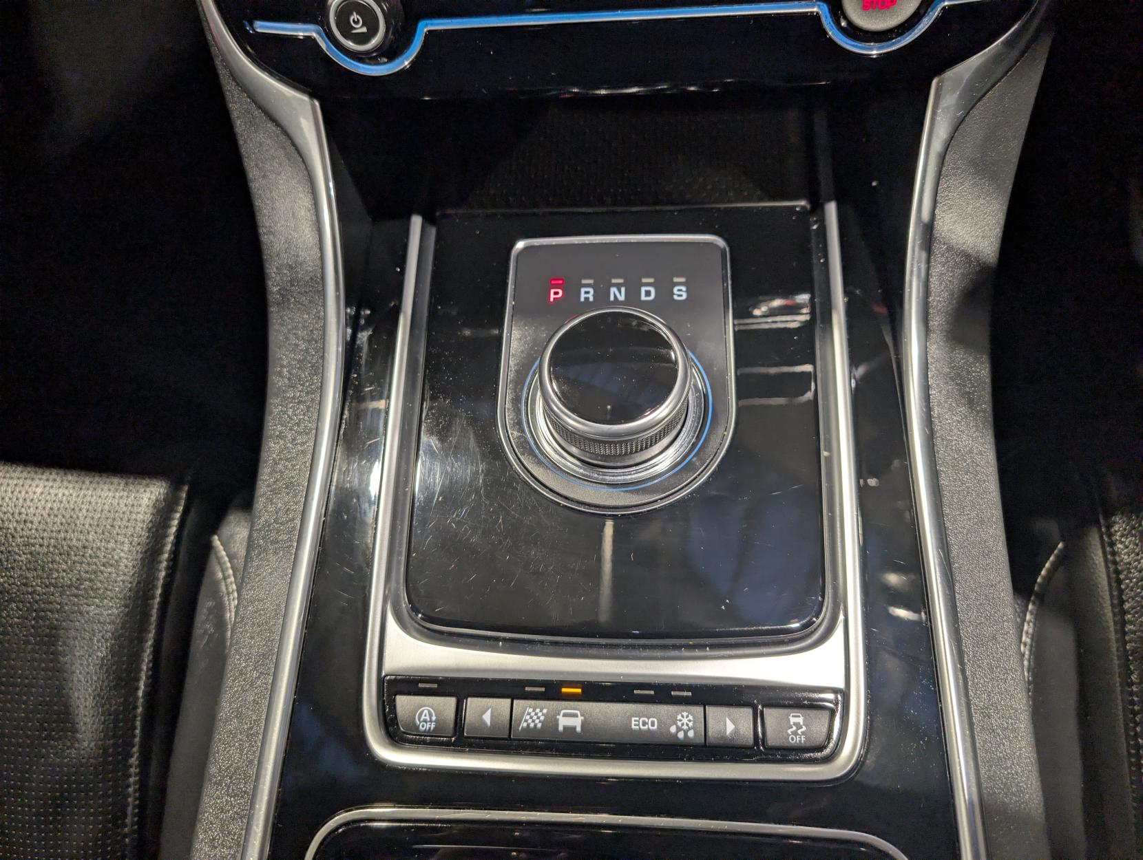 Jaguar XE 2.0d R-Sport Saloon 4dr Diesel Auto Euro 6 (s/s) (180 ps)