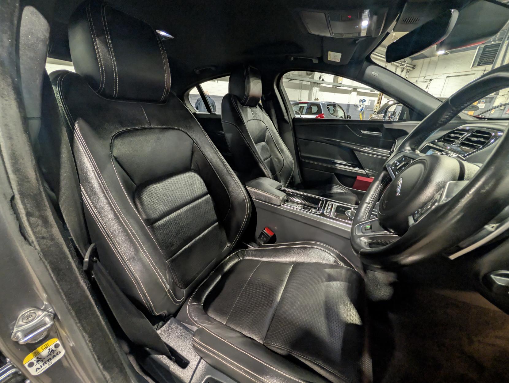 Jaguar XE 2.0d R-Sport Saloon 4dr Diesel Auto Euro 6 (s/s) (180 ps)