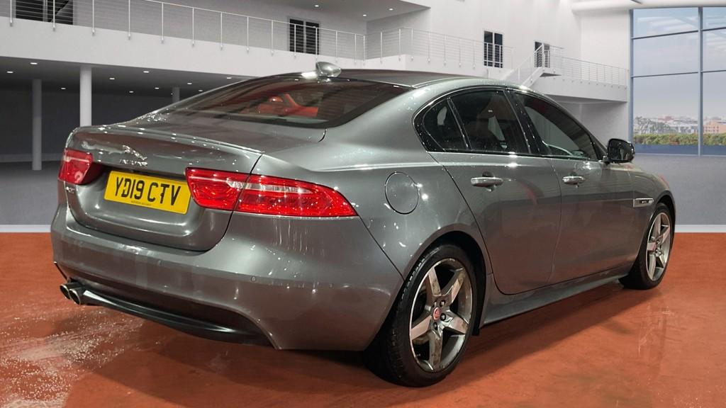 Jaguar XE 2.0d R-Sport Saloon 4dr Diesel Auto Euro 6 (s/s) (180 ps)