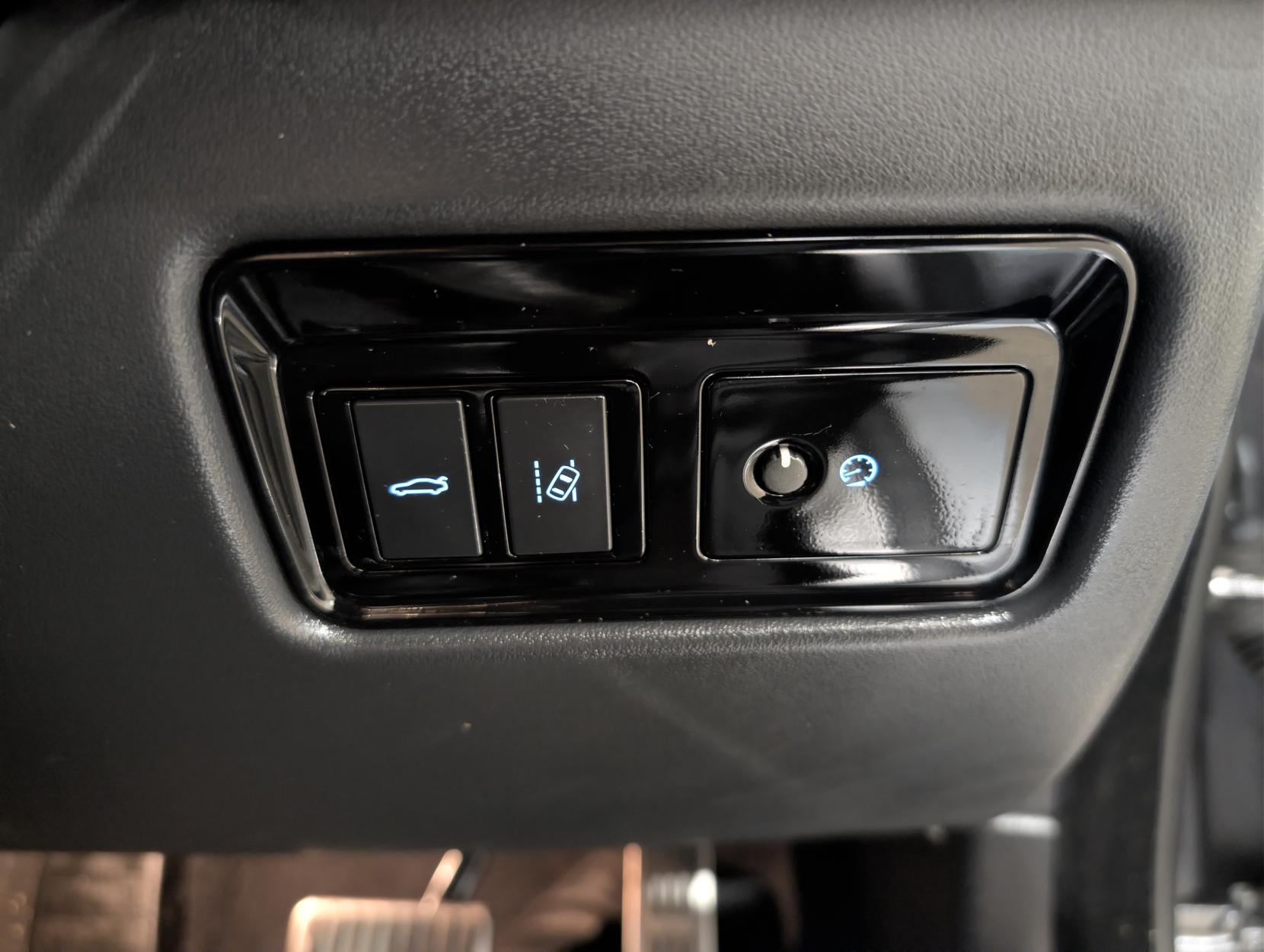 Jaguar XE 2.0d R-Sport Saloon 4dr Diesel Auto Euro 6 (s/s) (180 ps)