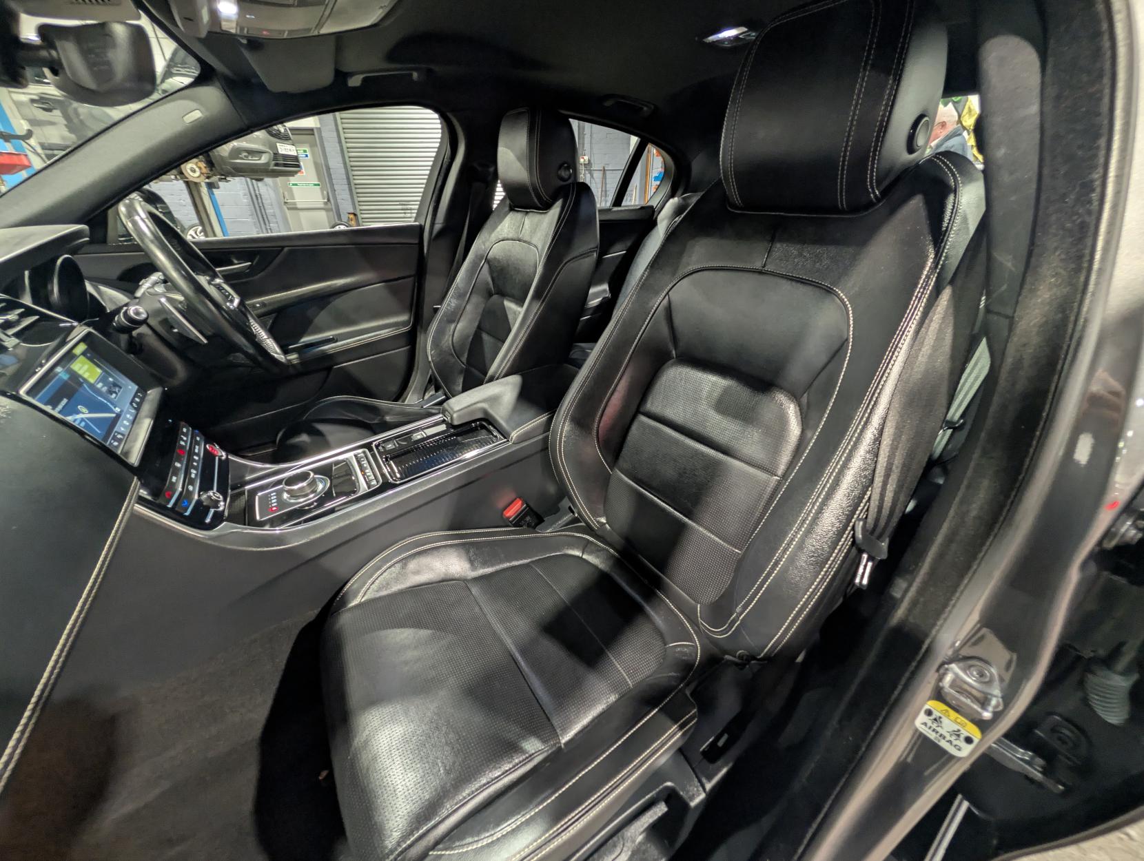 Jaguar XE 2.0d R-Sport Saloon 4dr Diesel Auto Euro 6 (s/s) (180 ps)