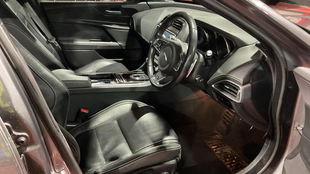 Jaguar XE 2.0d R-Sport Saloon 4dr Diesel Auto Euro 6 (s/s) (180 ps)