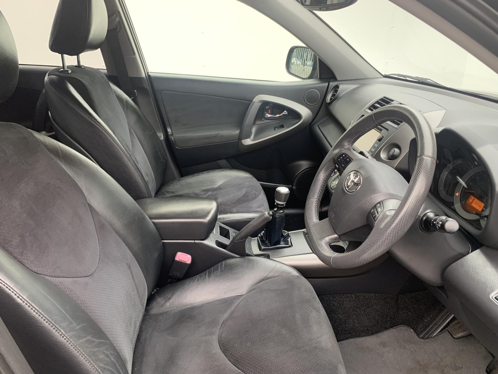 Toyota RAV4 2.2 D-4D XT-R SUV 5dr Diesel Manual 4WD Euro 5 (150 ps)
