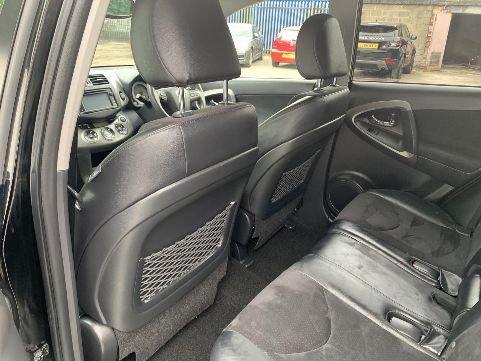 Toyota RAV4 2.2 D-4D XT-R SUV 5dr Diesel Manual 4WD Euro 5 (150 ps)