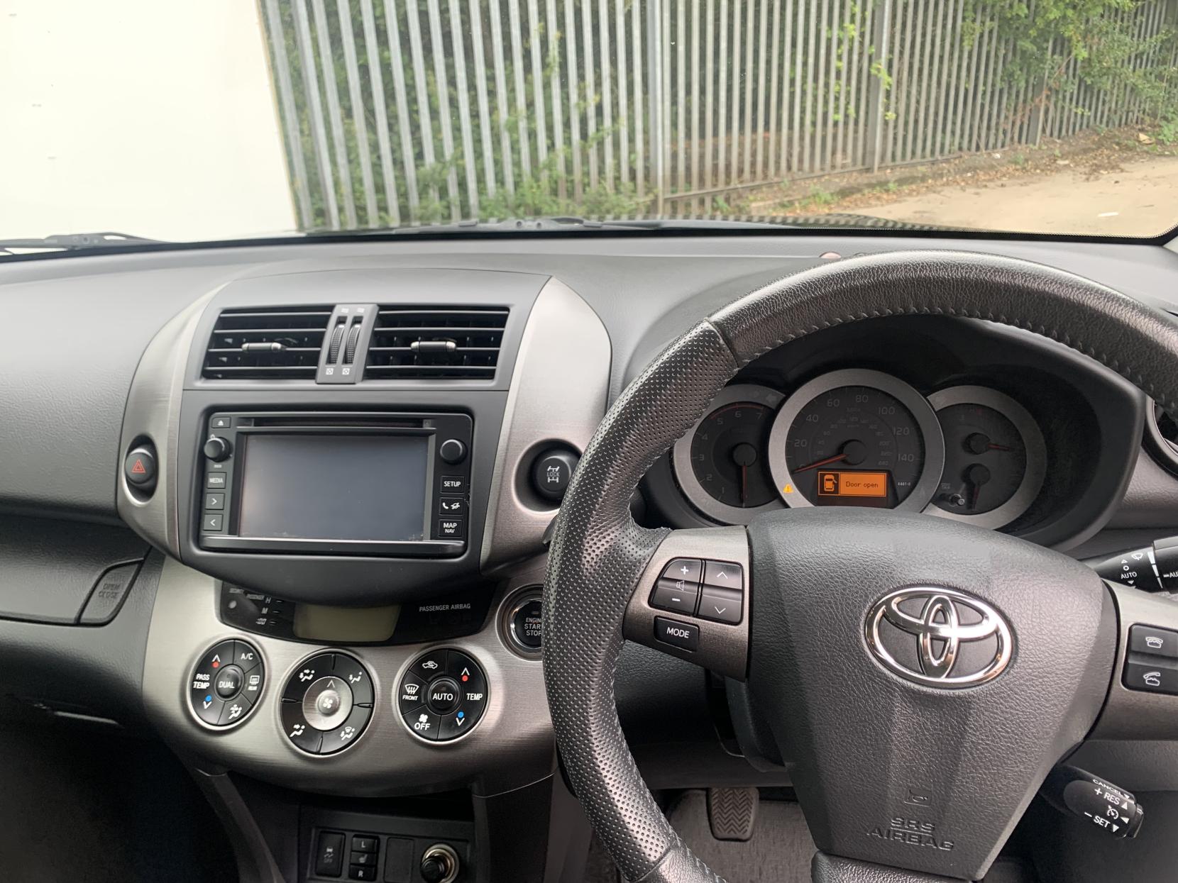 Toyota RAV4 2.2 D-4D XT-R SUV 5dr Diesel Manual 4WD Euro 5 (150 ps)