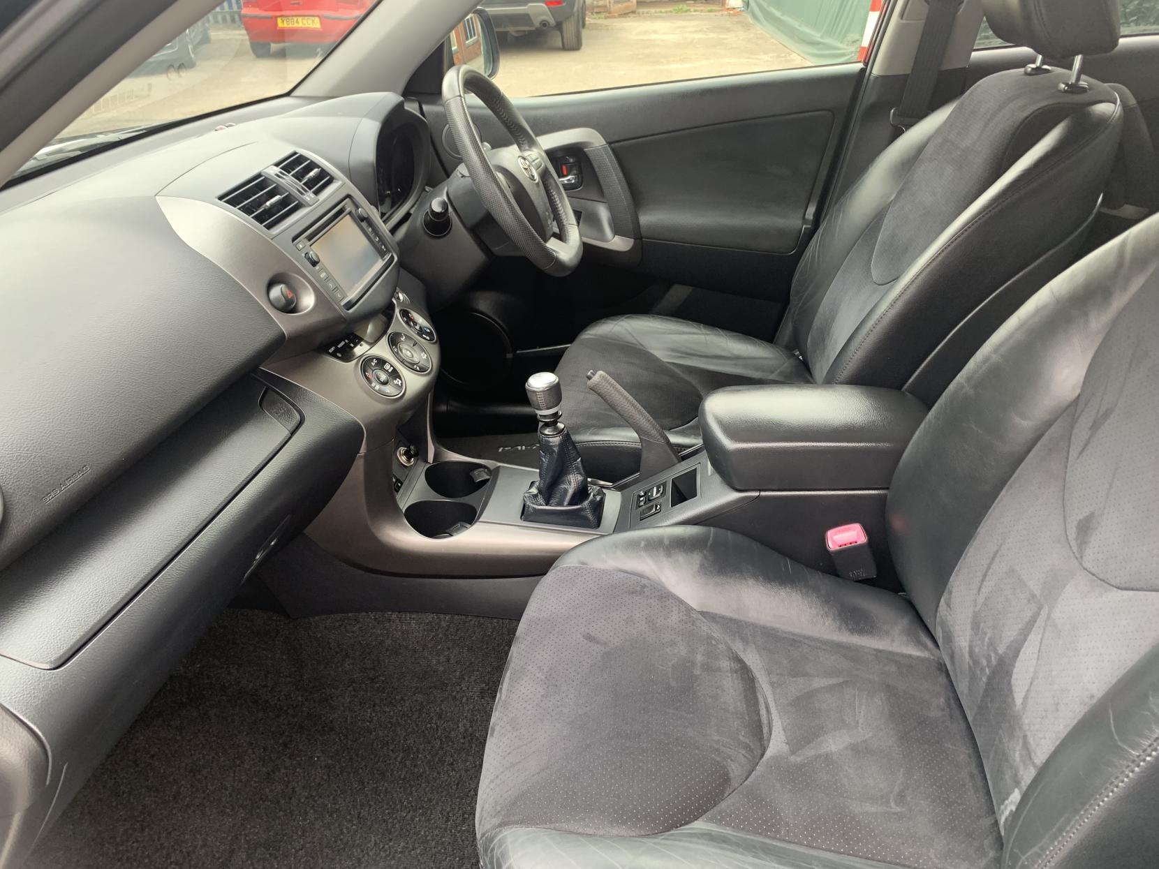 Toyota RAV4 2.2 D-4D XT-R SUV 5dr Diesel Manual 4WD Euro 5 (150 ps)