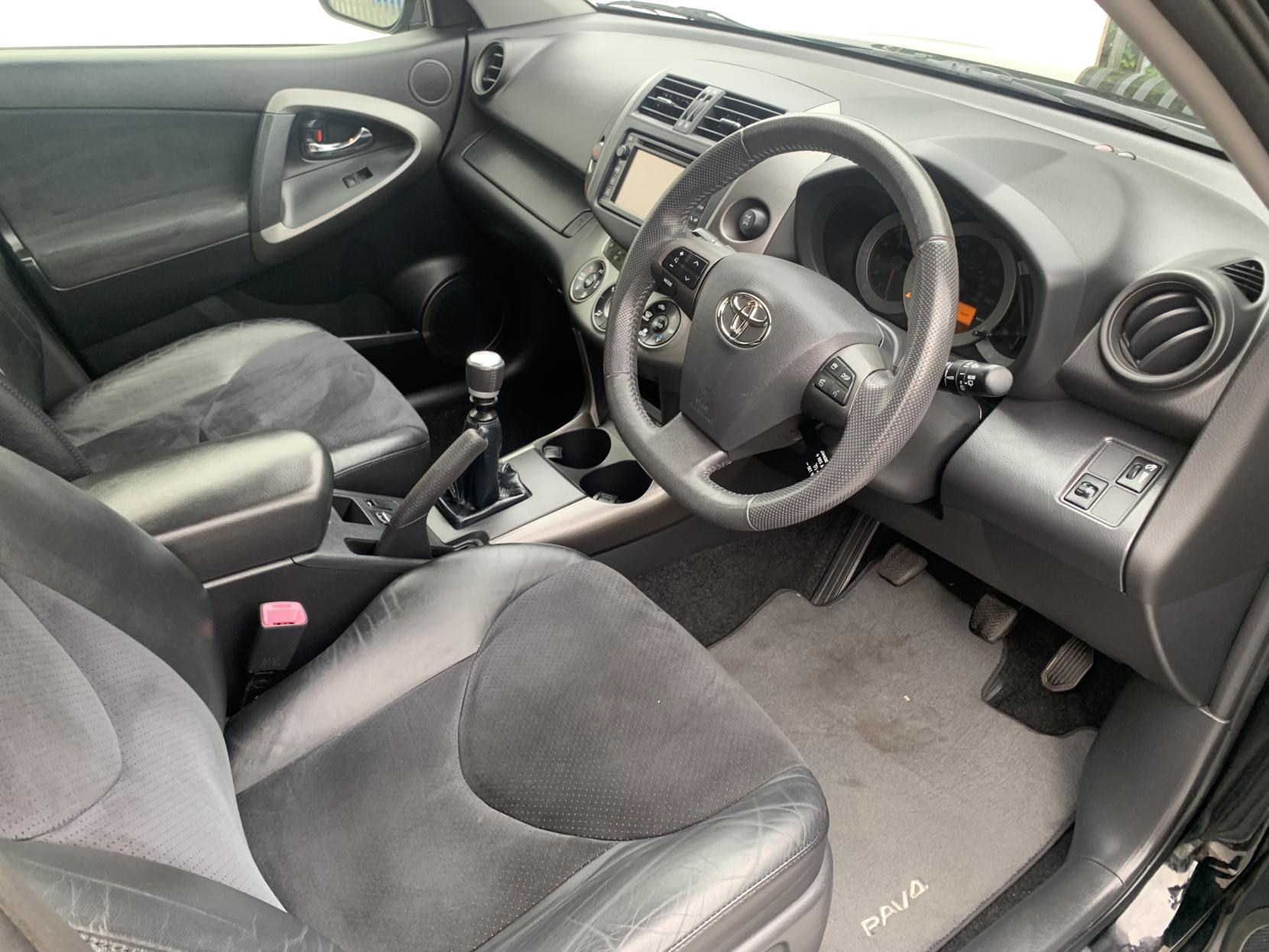 Toyota RAV4 2.2 D-4D XT-R SUV 5dr Diesel Manual 4WD Euro 5 (150 ps)